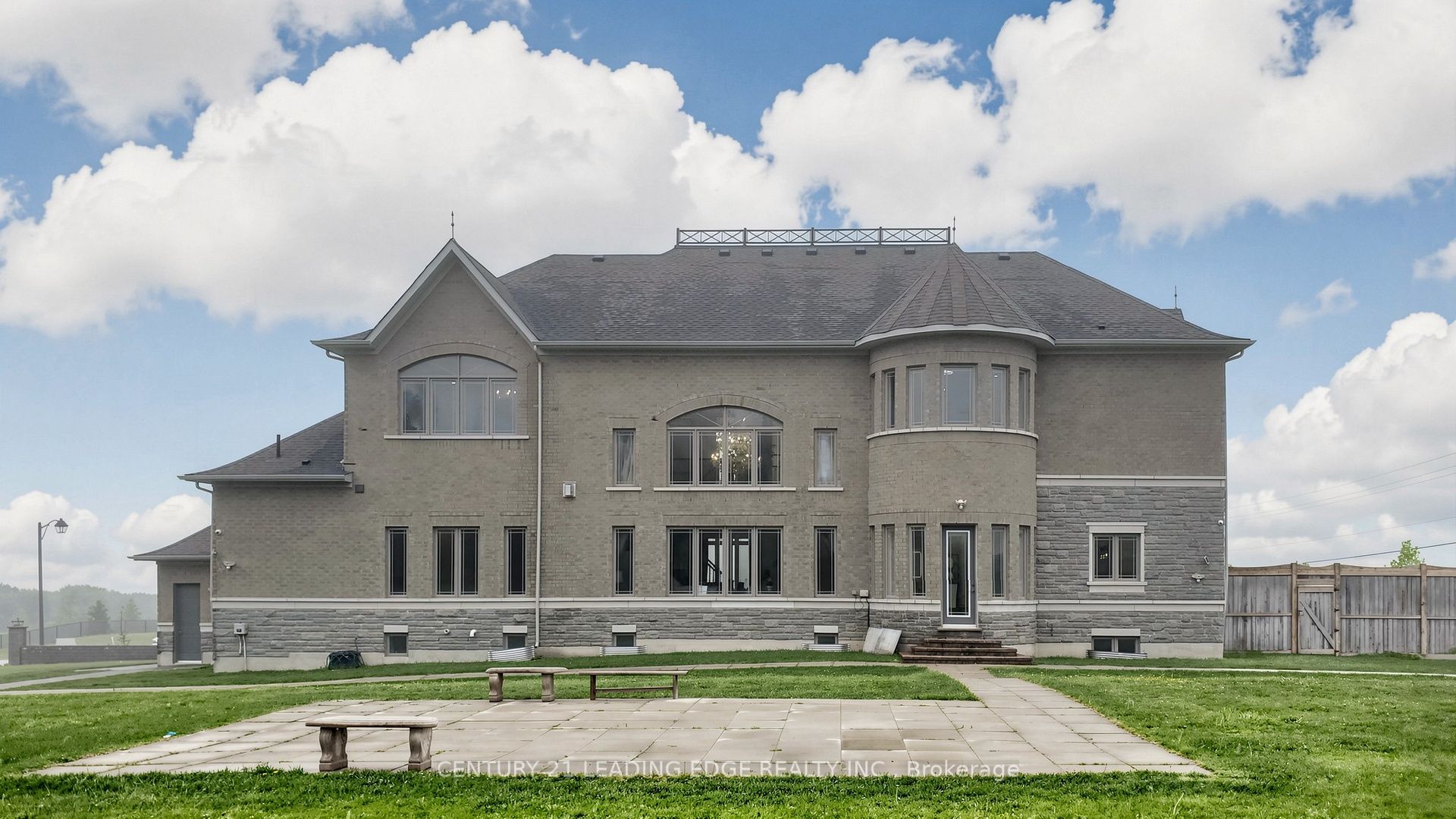 2 Sam Davis Court