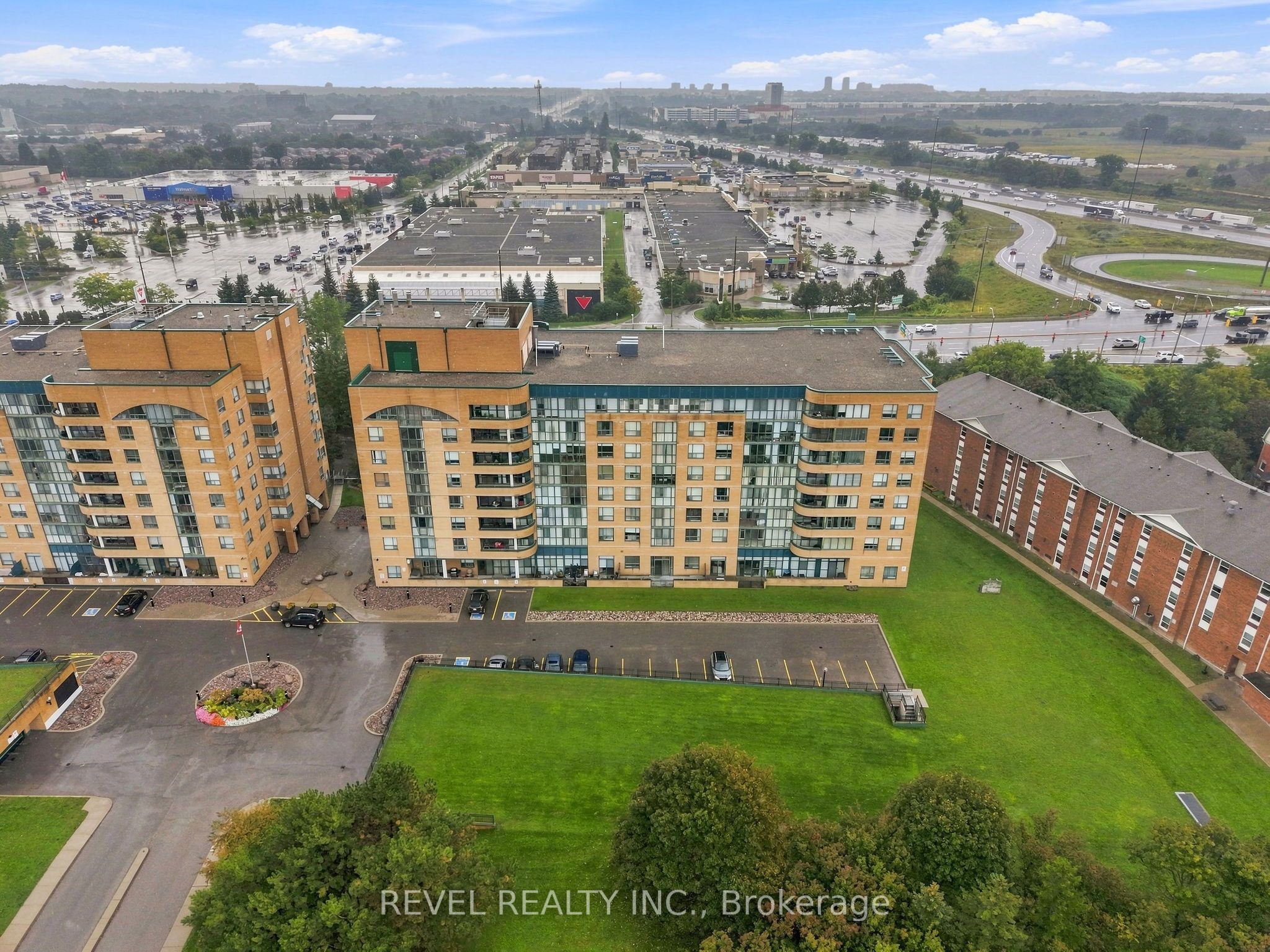 1655 Pickering Parkway 306
