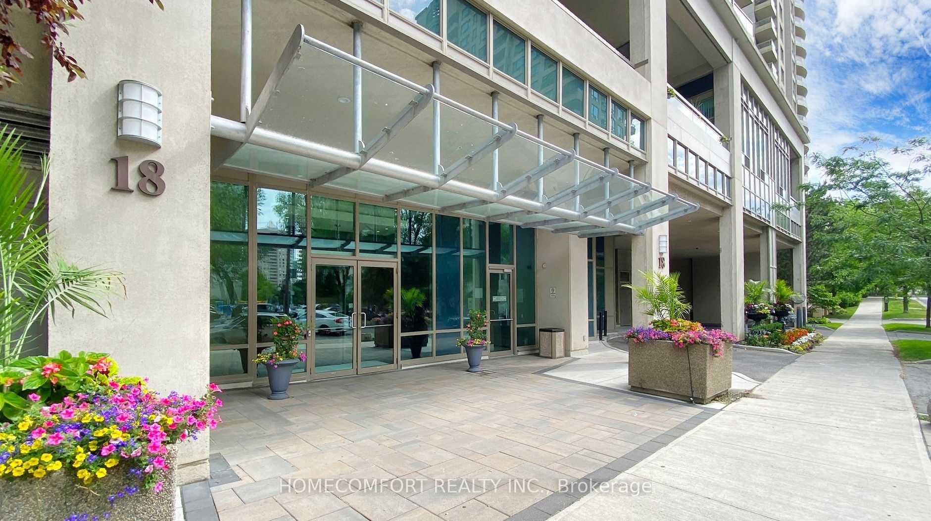 18 Parkview Avenue 312