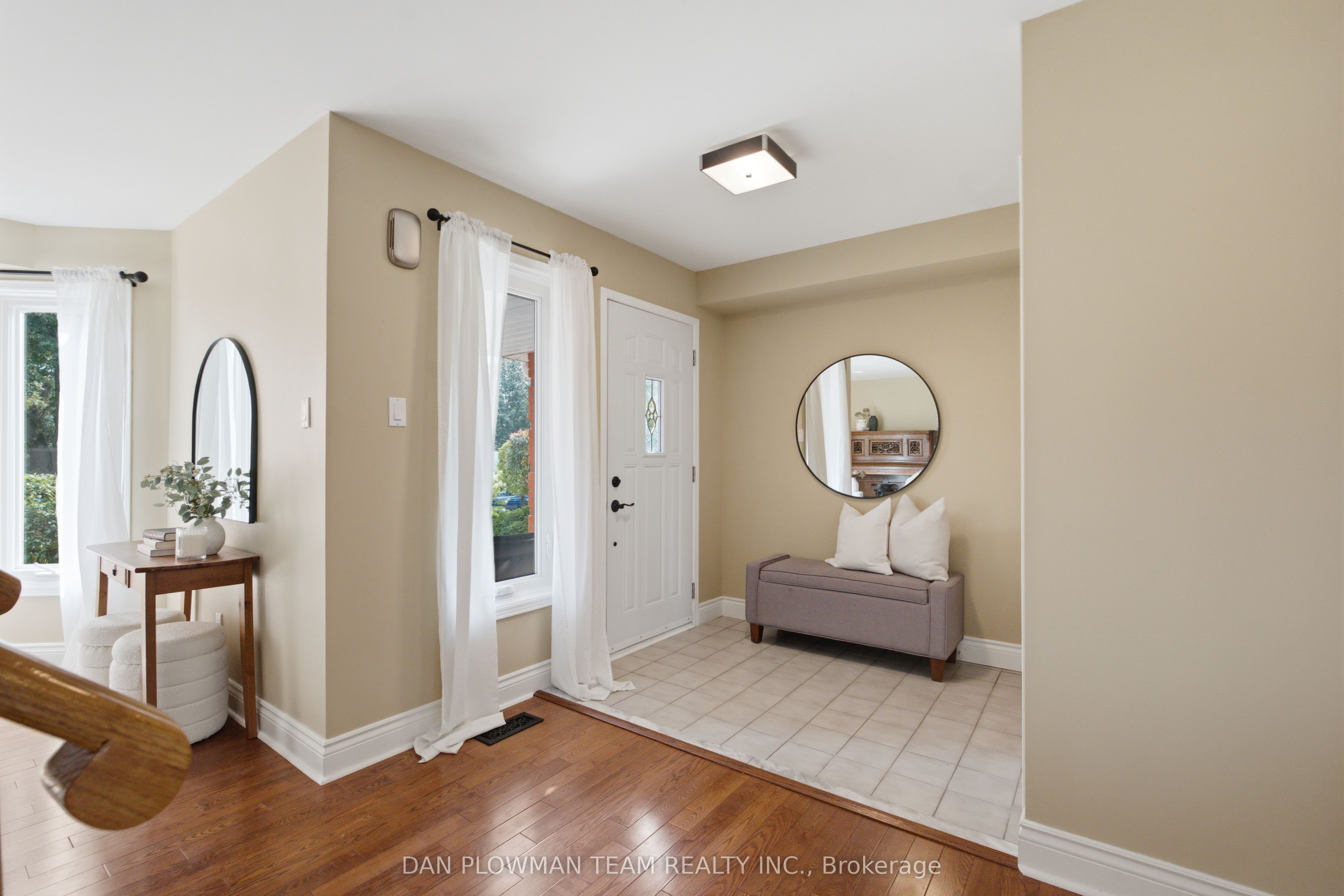 6 Saddlebrook Court