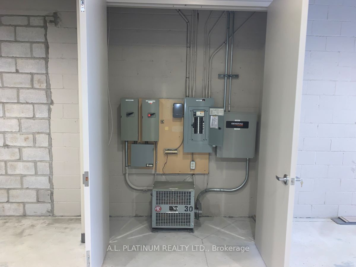 2721 Markham Road 11