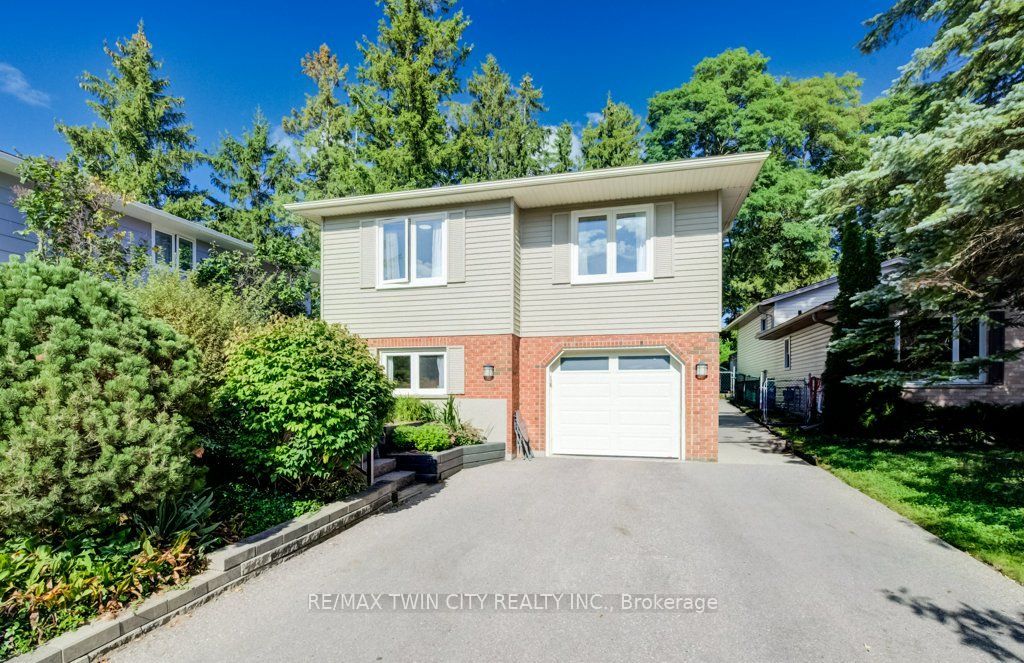 12 Cobblestone Street