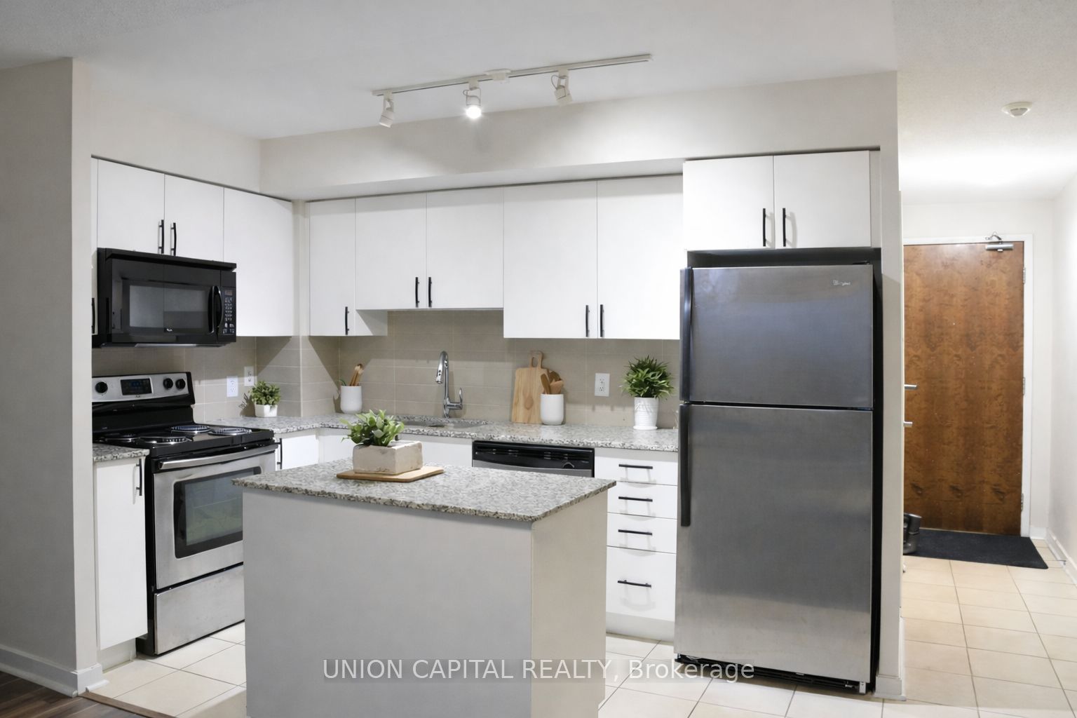 1235 Bayly Street 1016