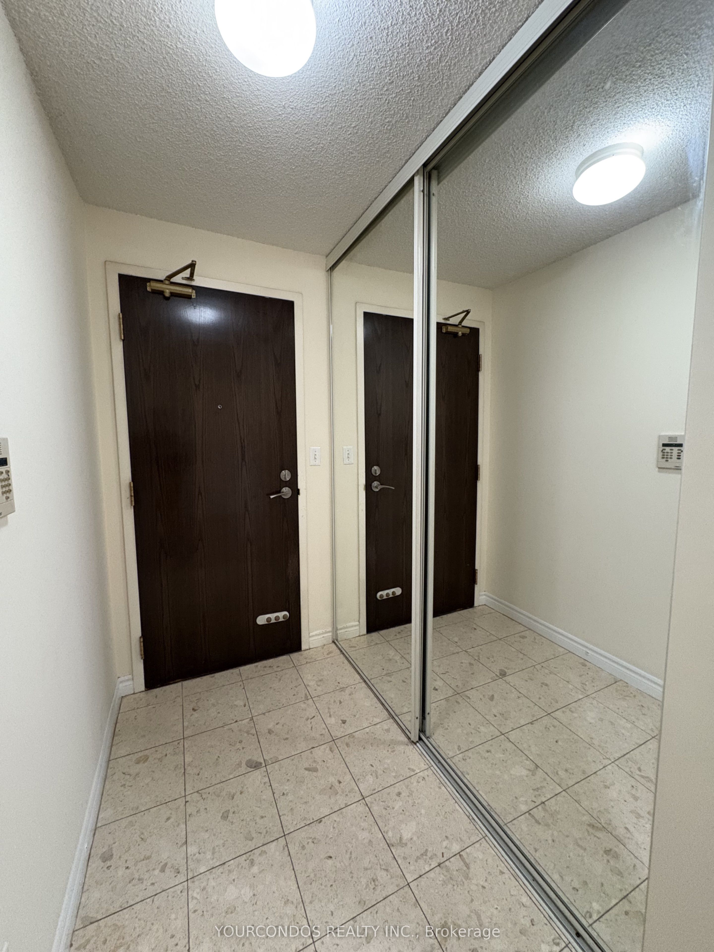 18 Spring Garden Avenue 802