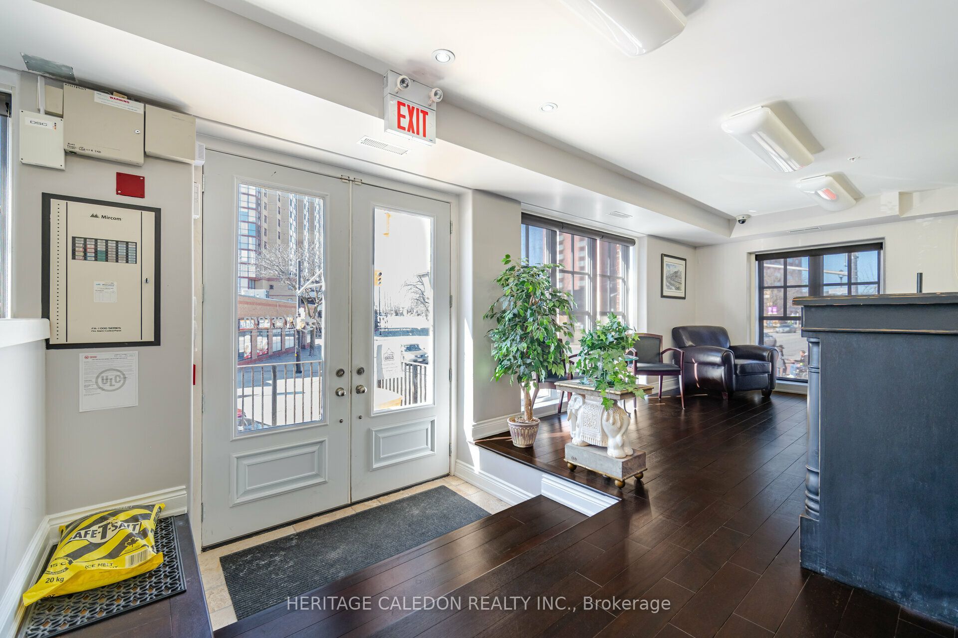 140 Main Street N