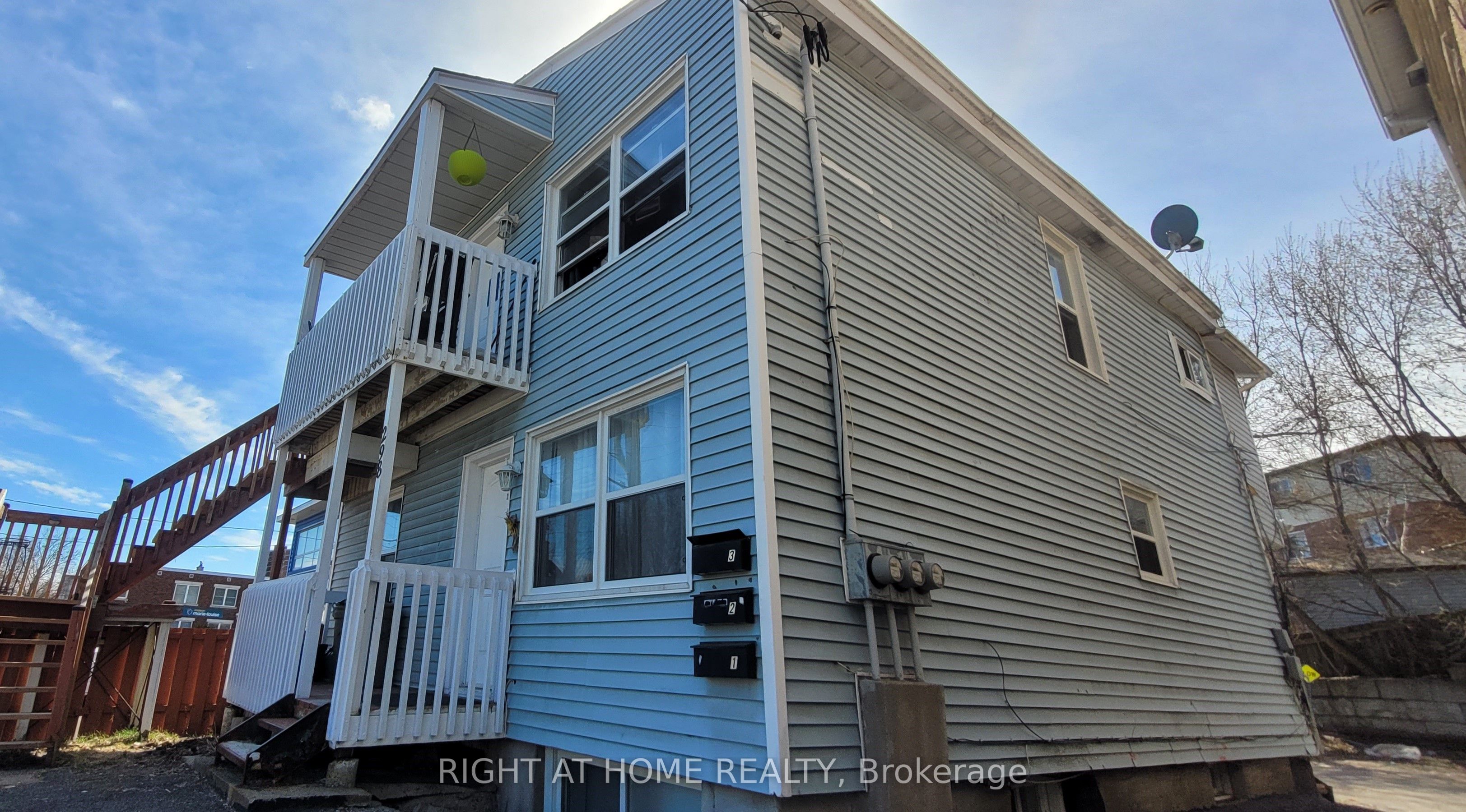 298 Montfort Street