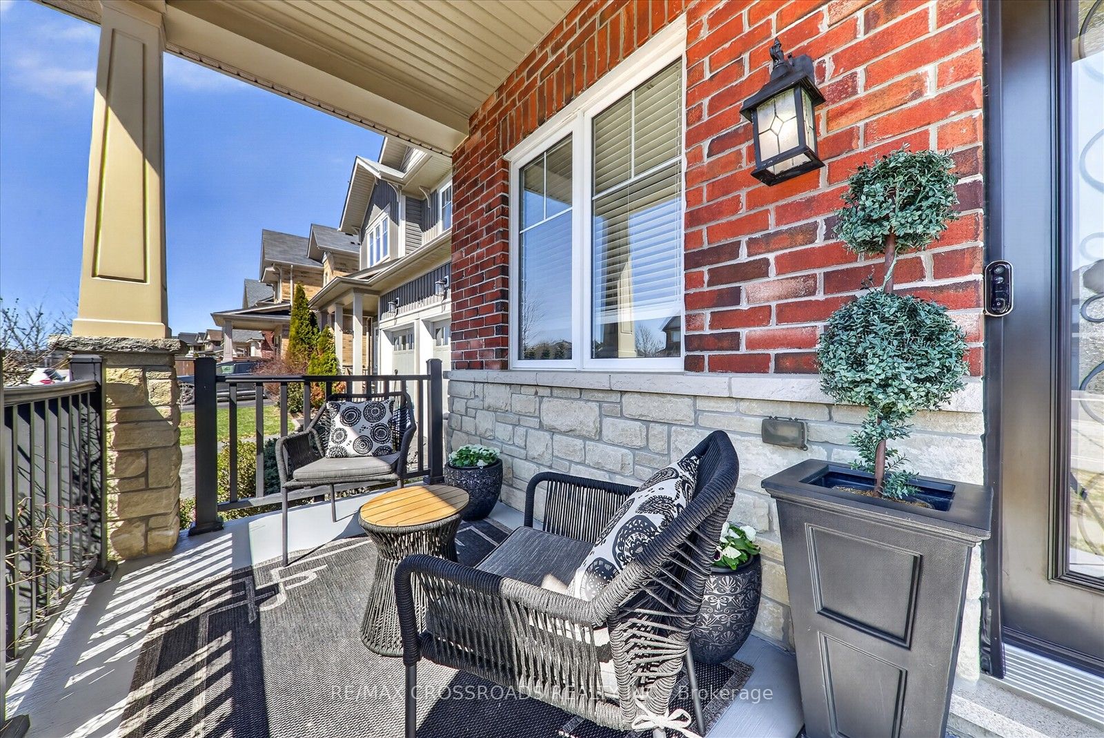 98 Britannia Avenue E