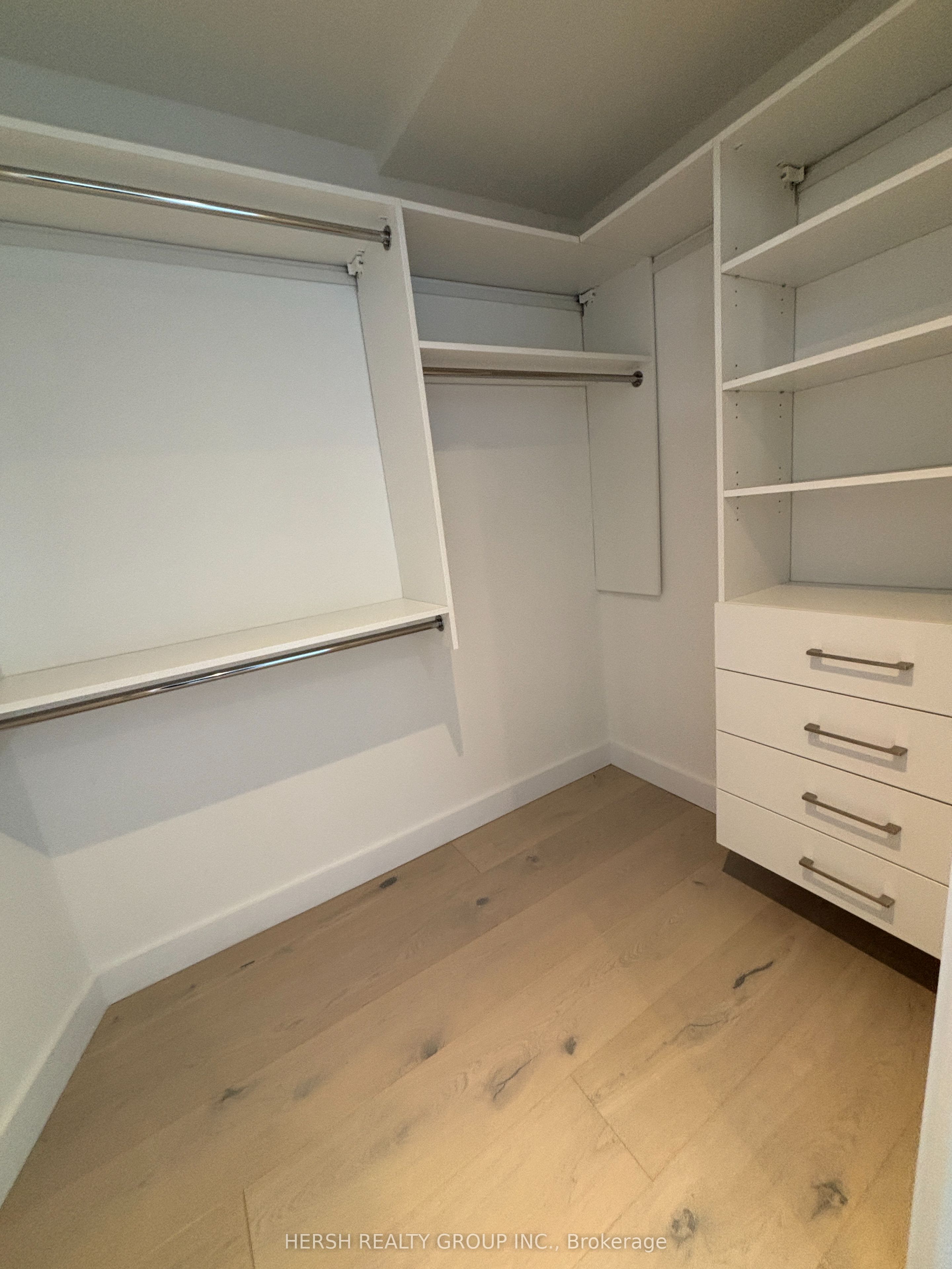 160 Kingsway Crescent 707