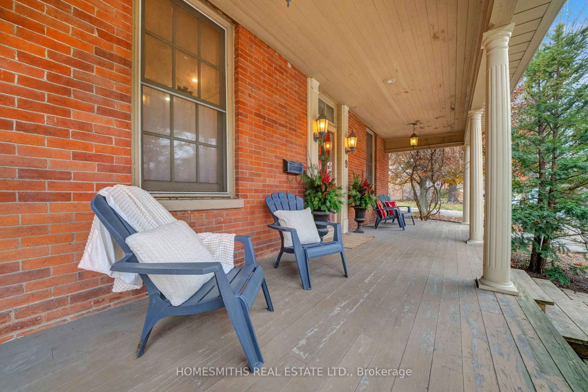 9 Concession Street W