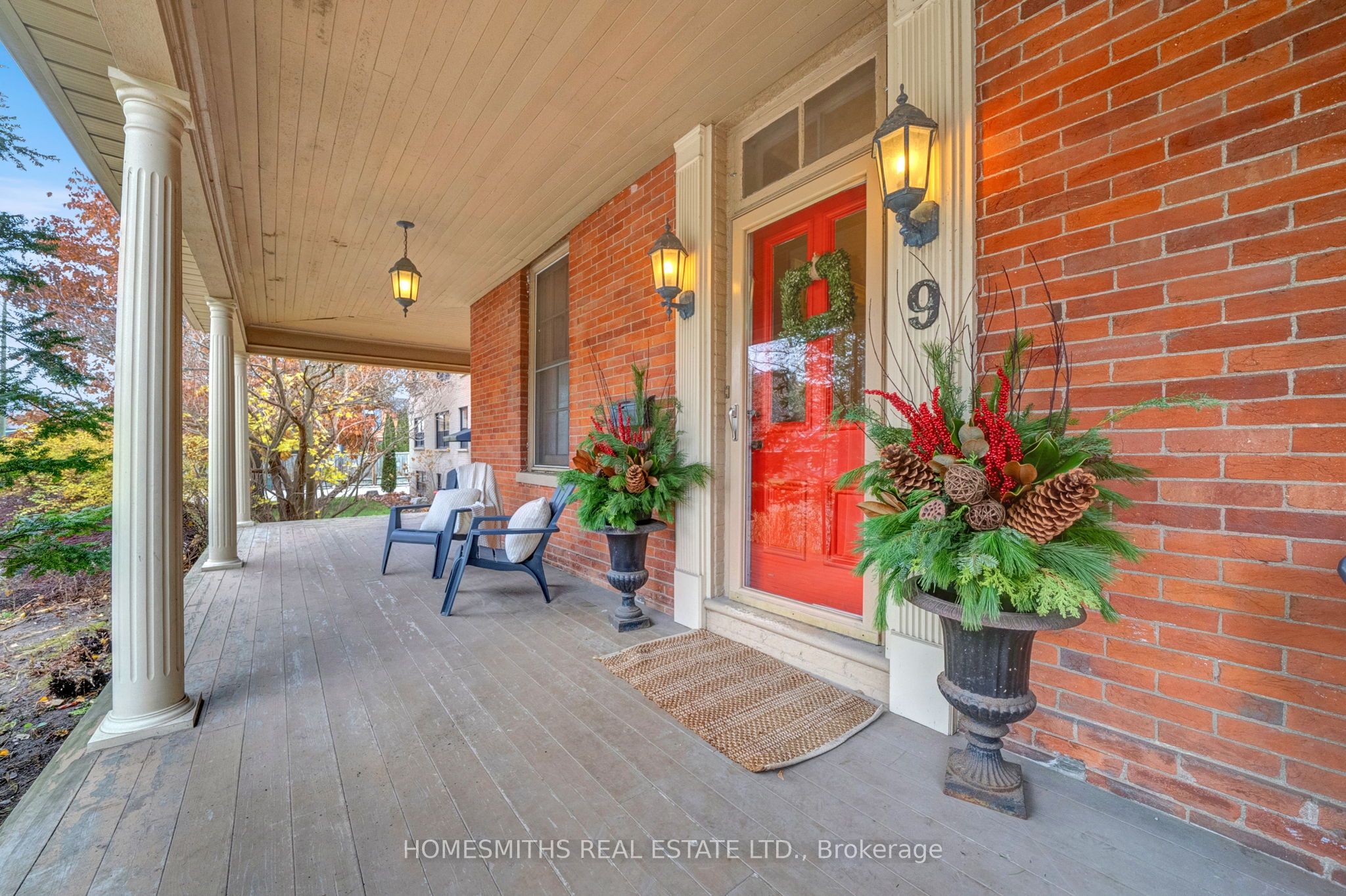 9 Concession Street W