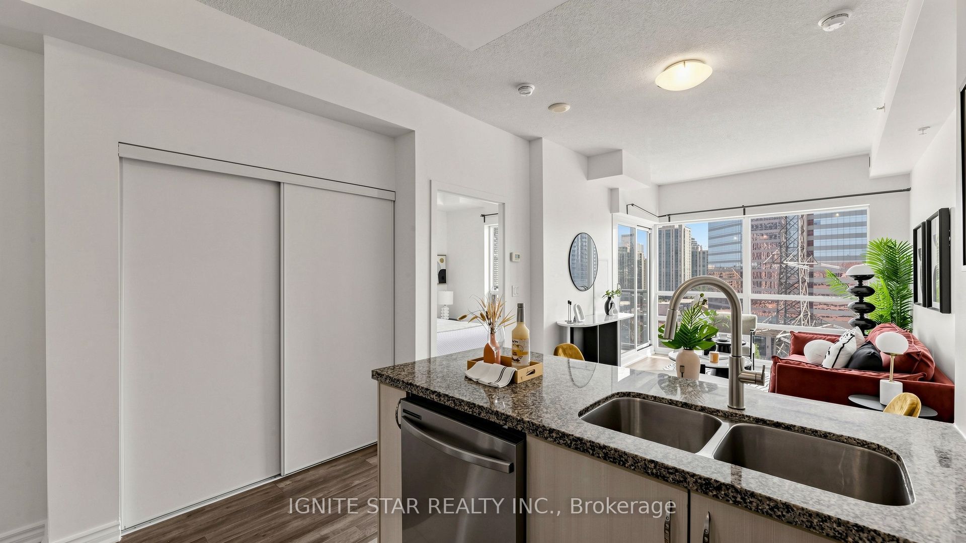5740 Yonge Street 1201