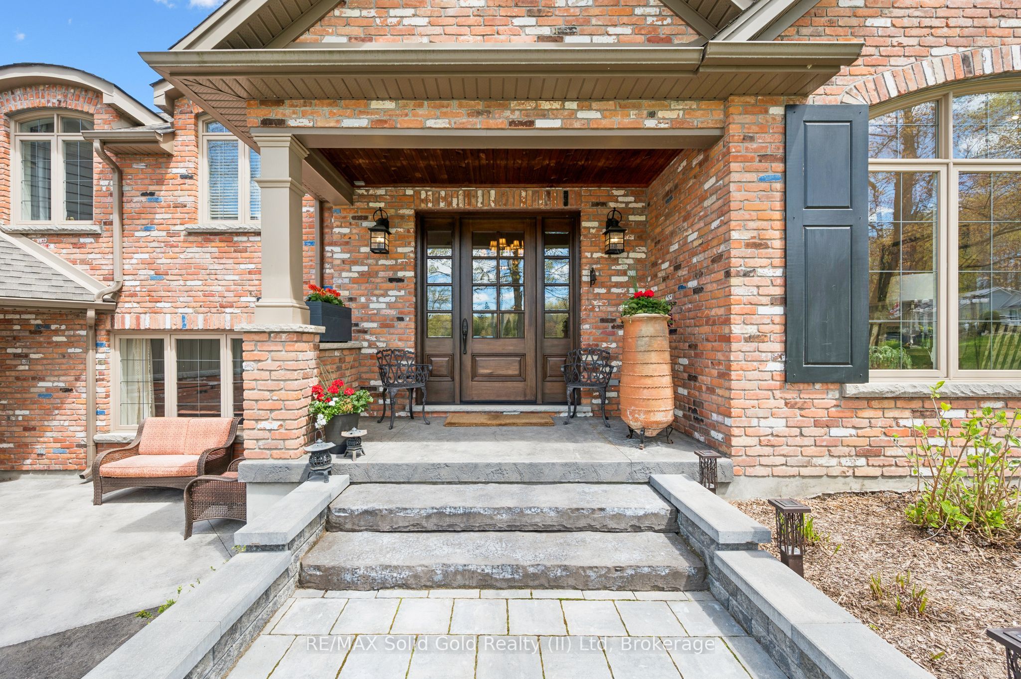 2073 Maplewood Road