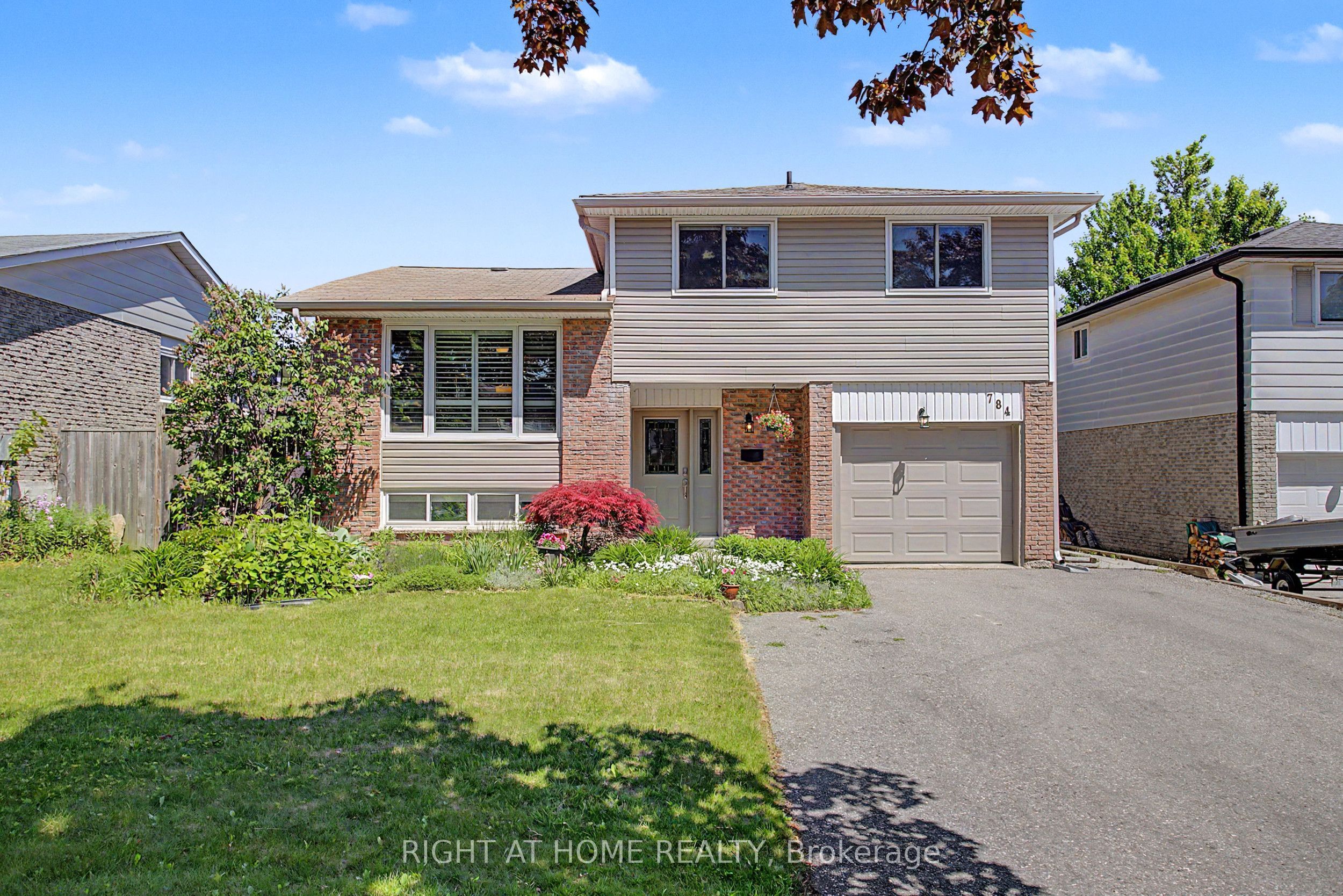 784 Rodney Court