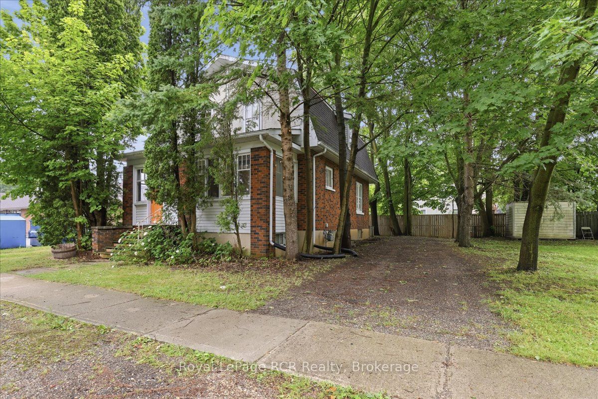 144 Davidson Avenue S