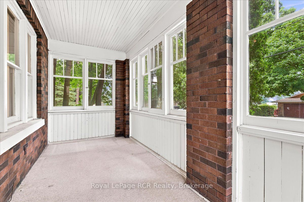 144 Davidson Avenue S