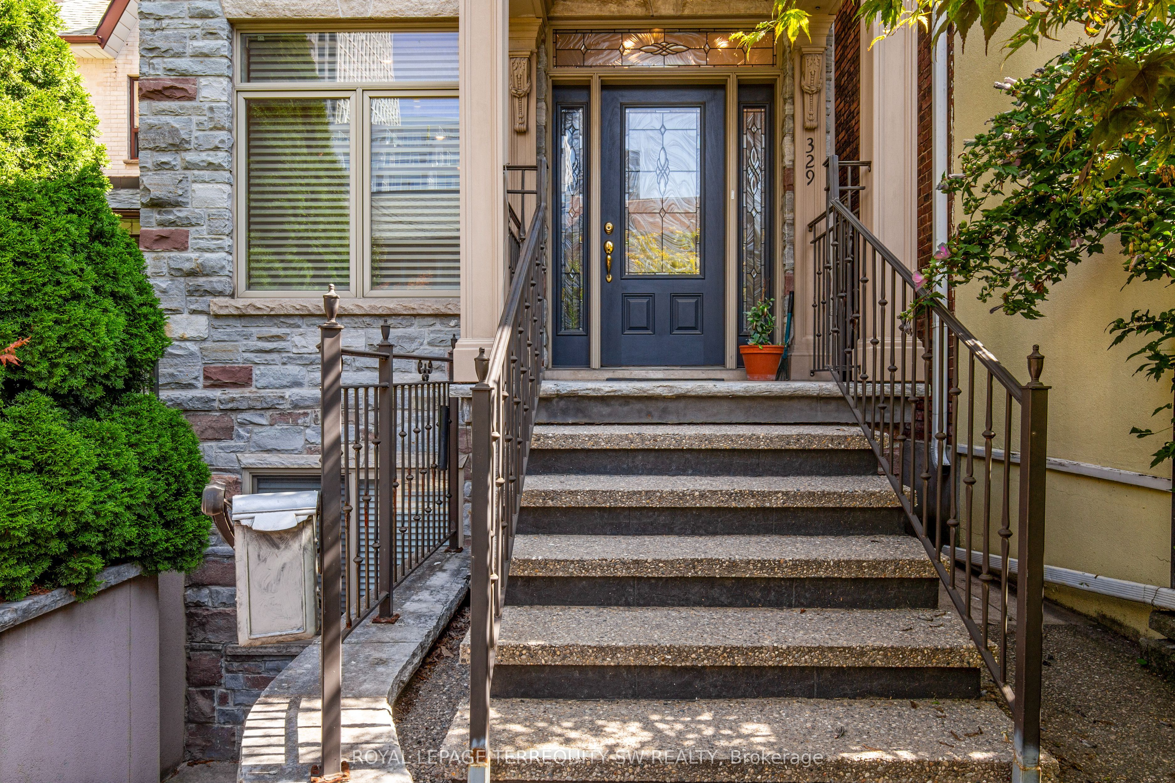 329 Lippincott Street