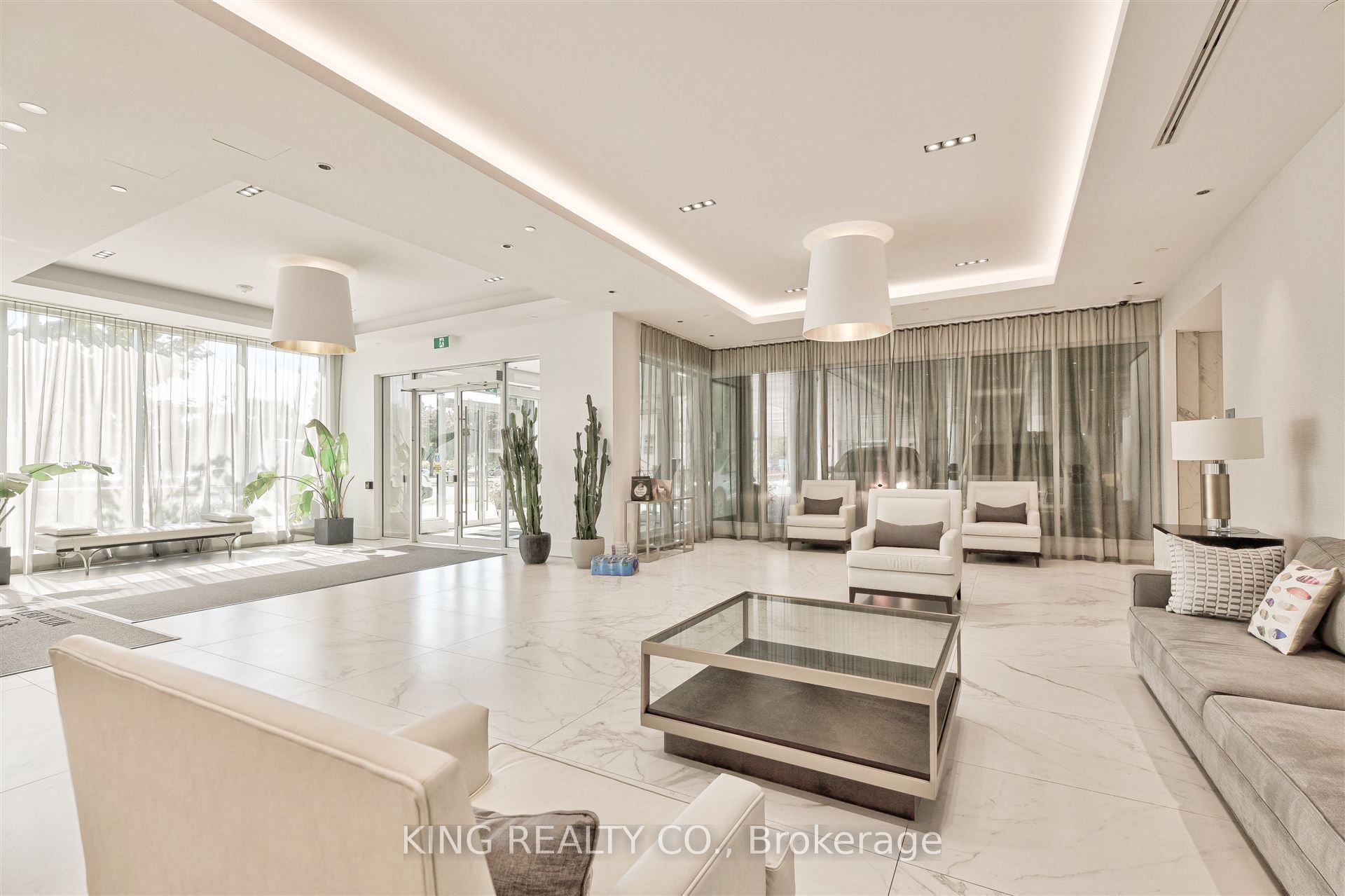 1926 Lakeshore Boulevard 2216