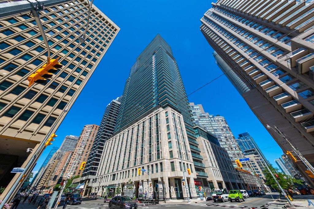 955 Bay Street 614
