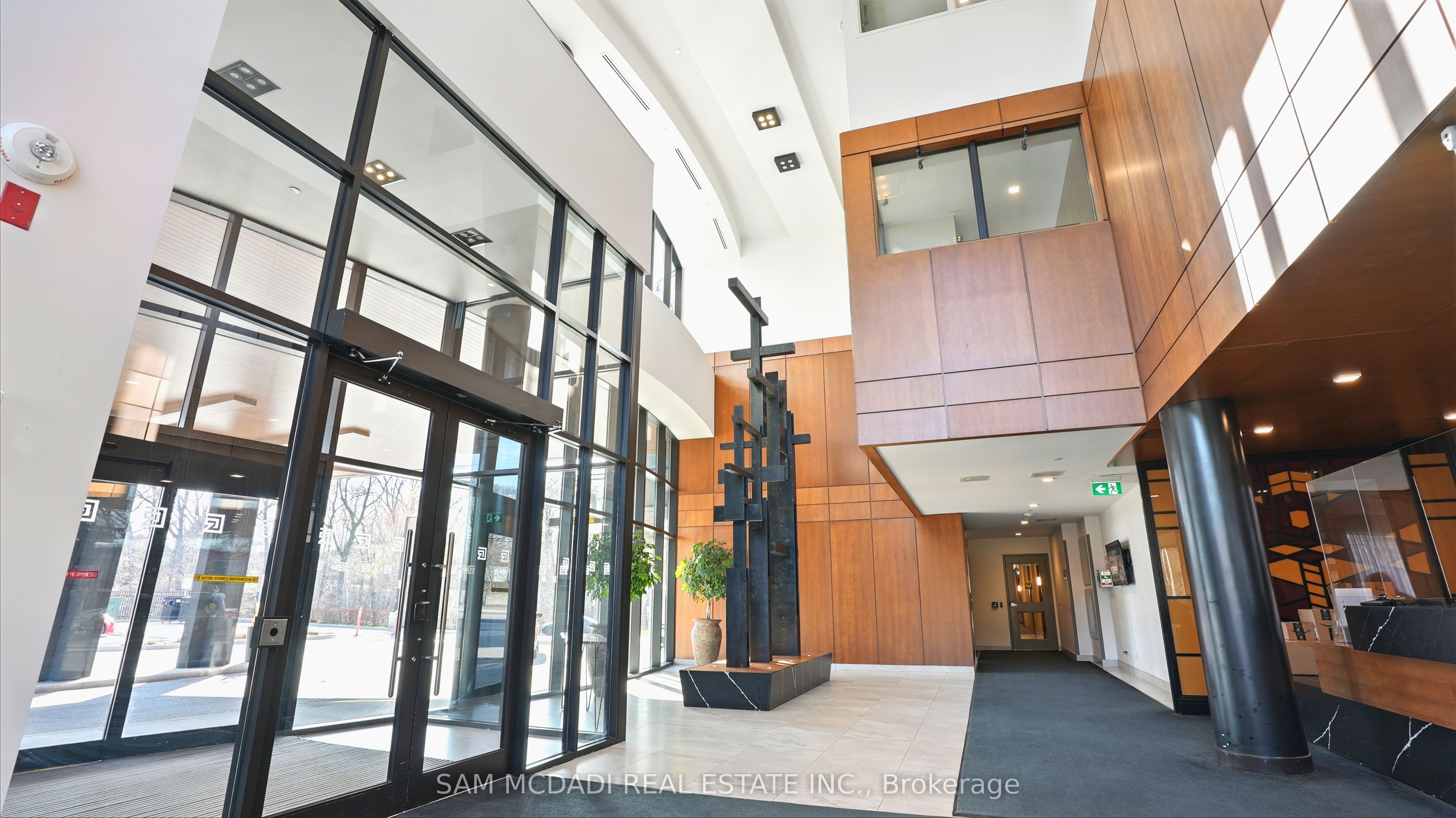 1575 Lakeshore Road W 415