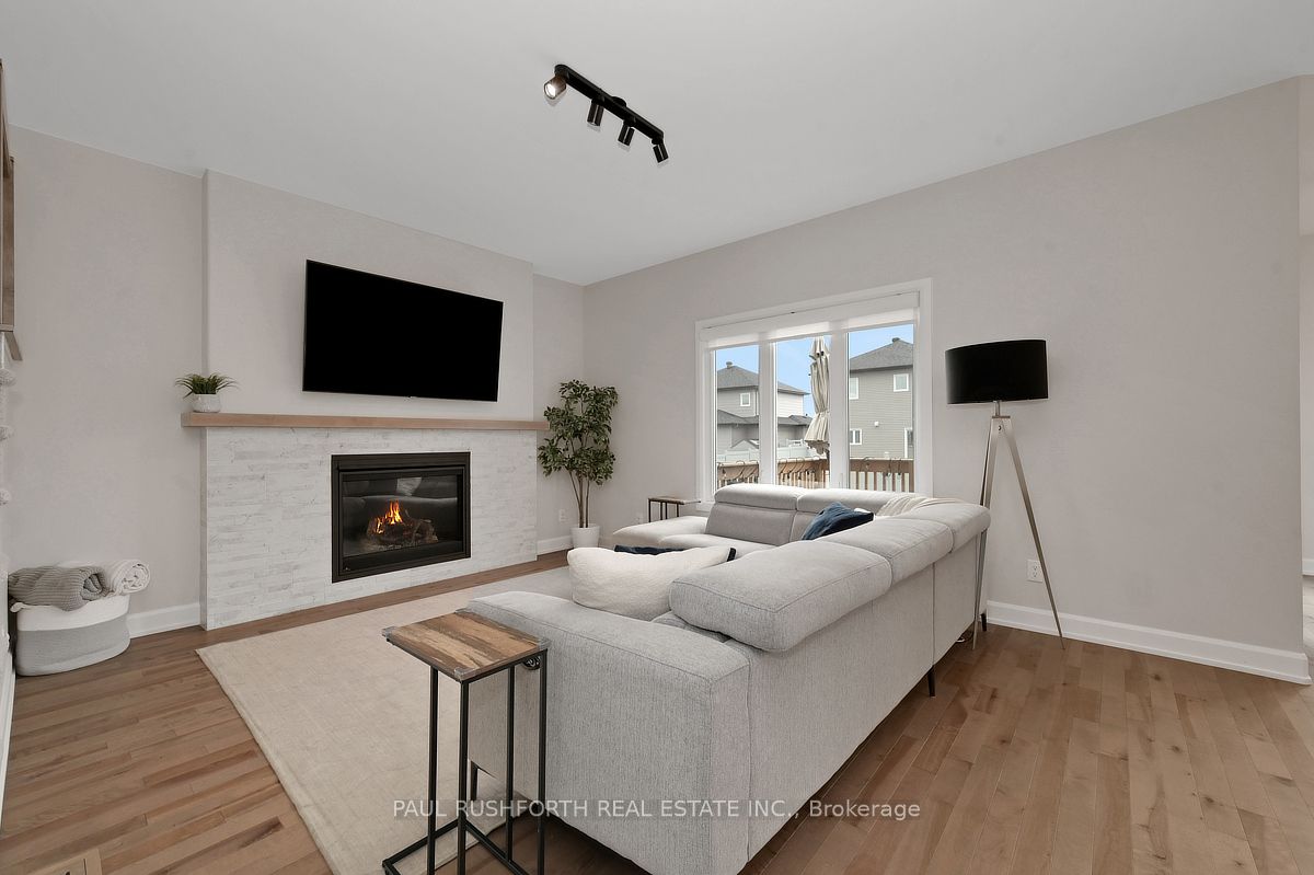 624 Geneva Crescent