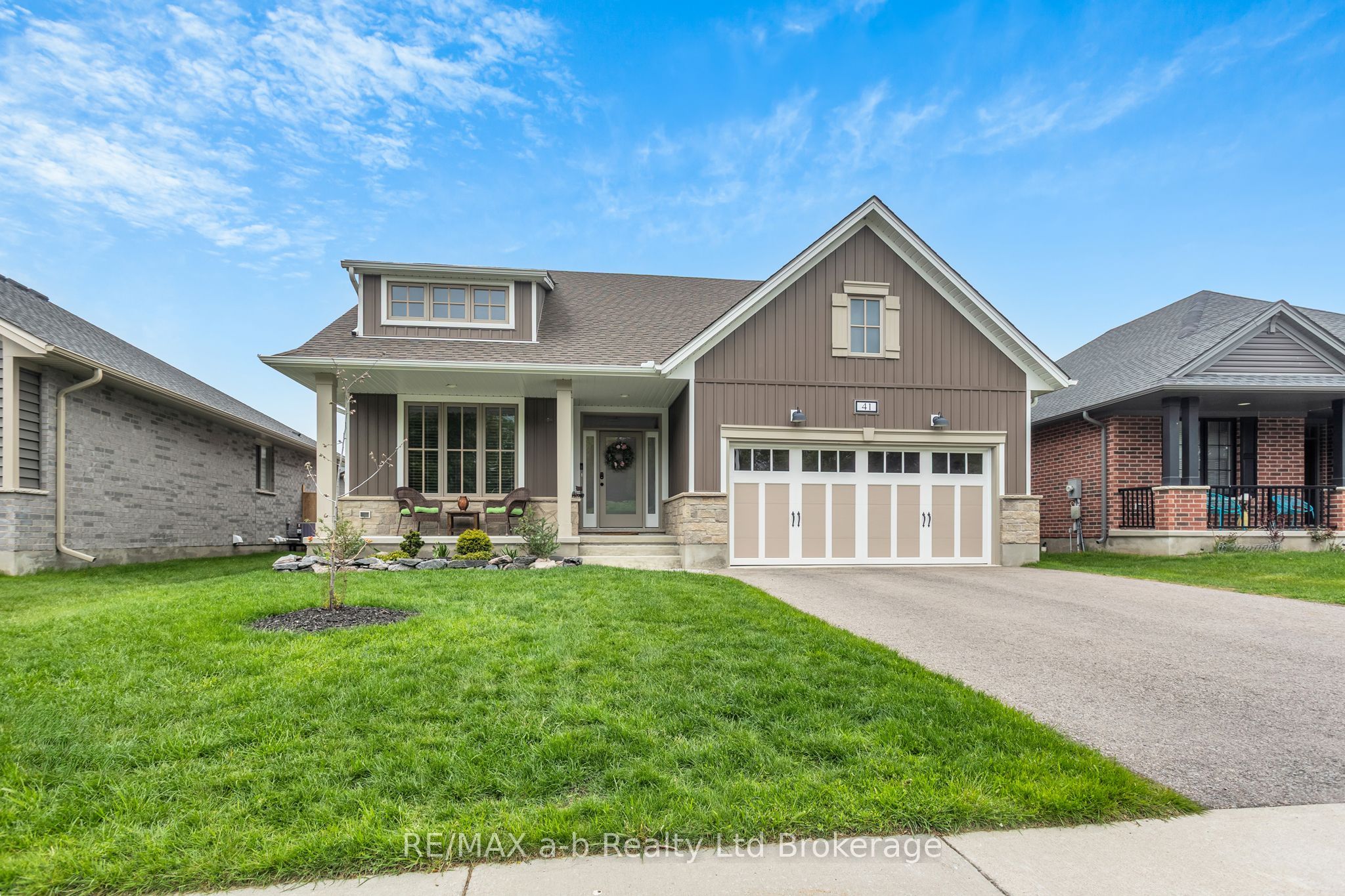 41 Lowrie Crescent