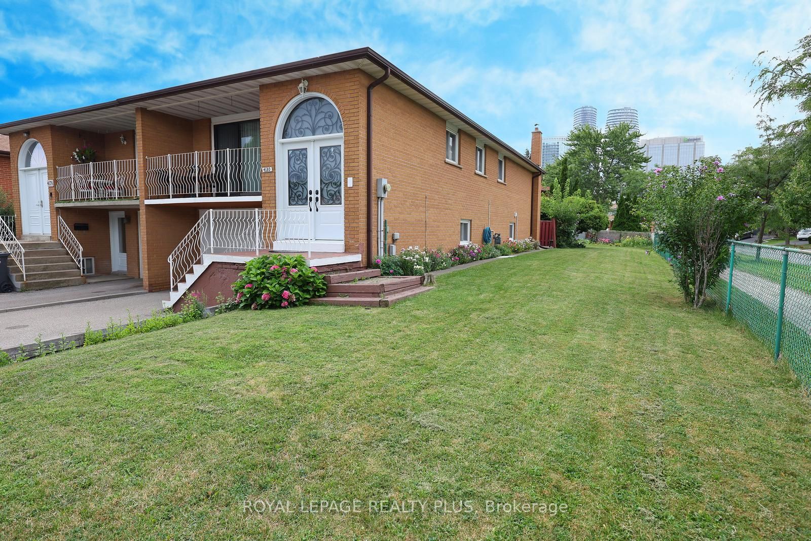 4180 Dursley Crescent