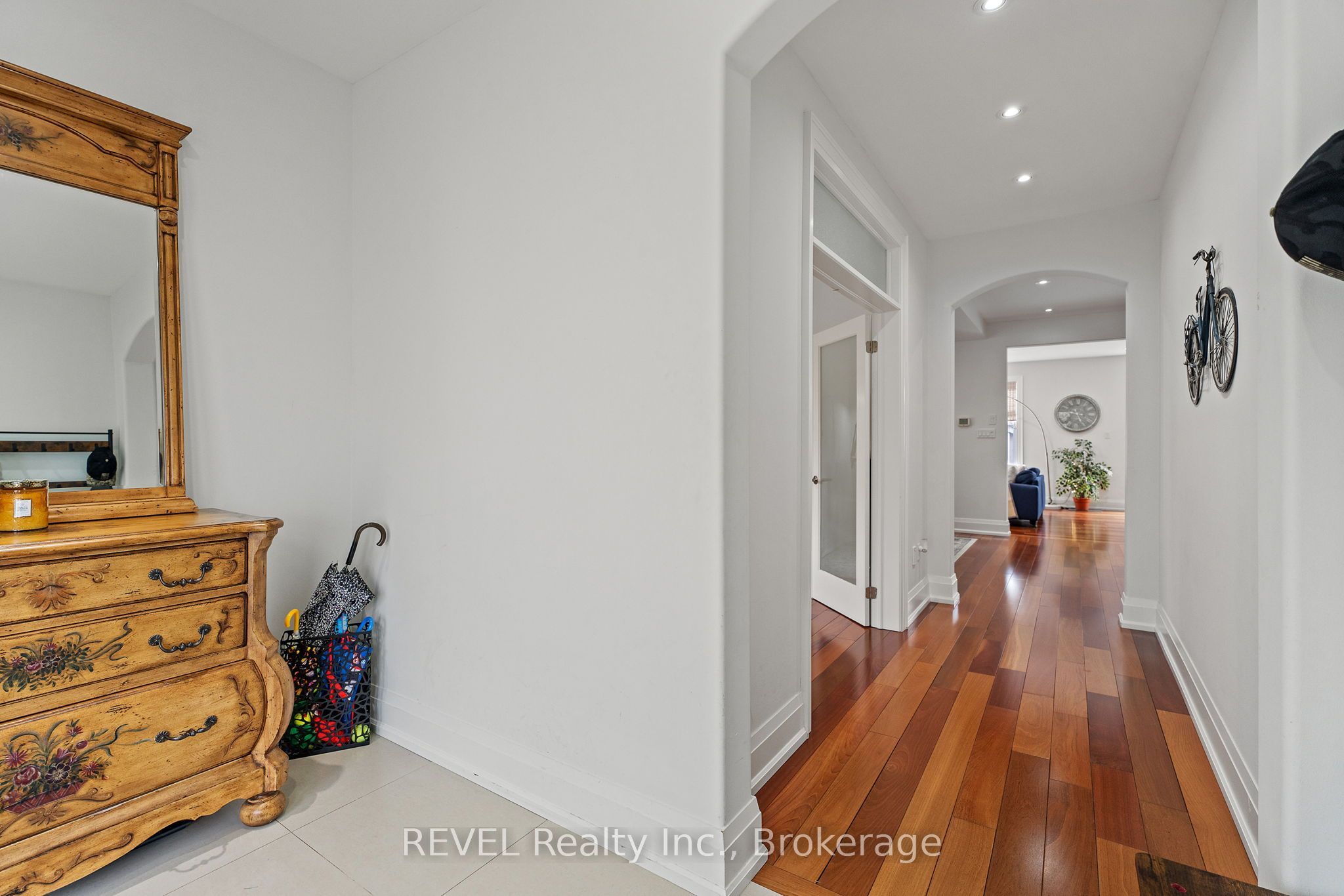 401 Schreyer Crescent