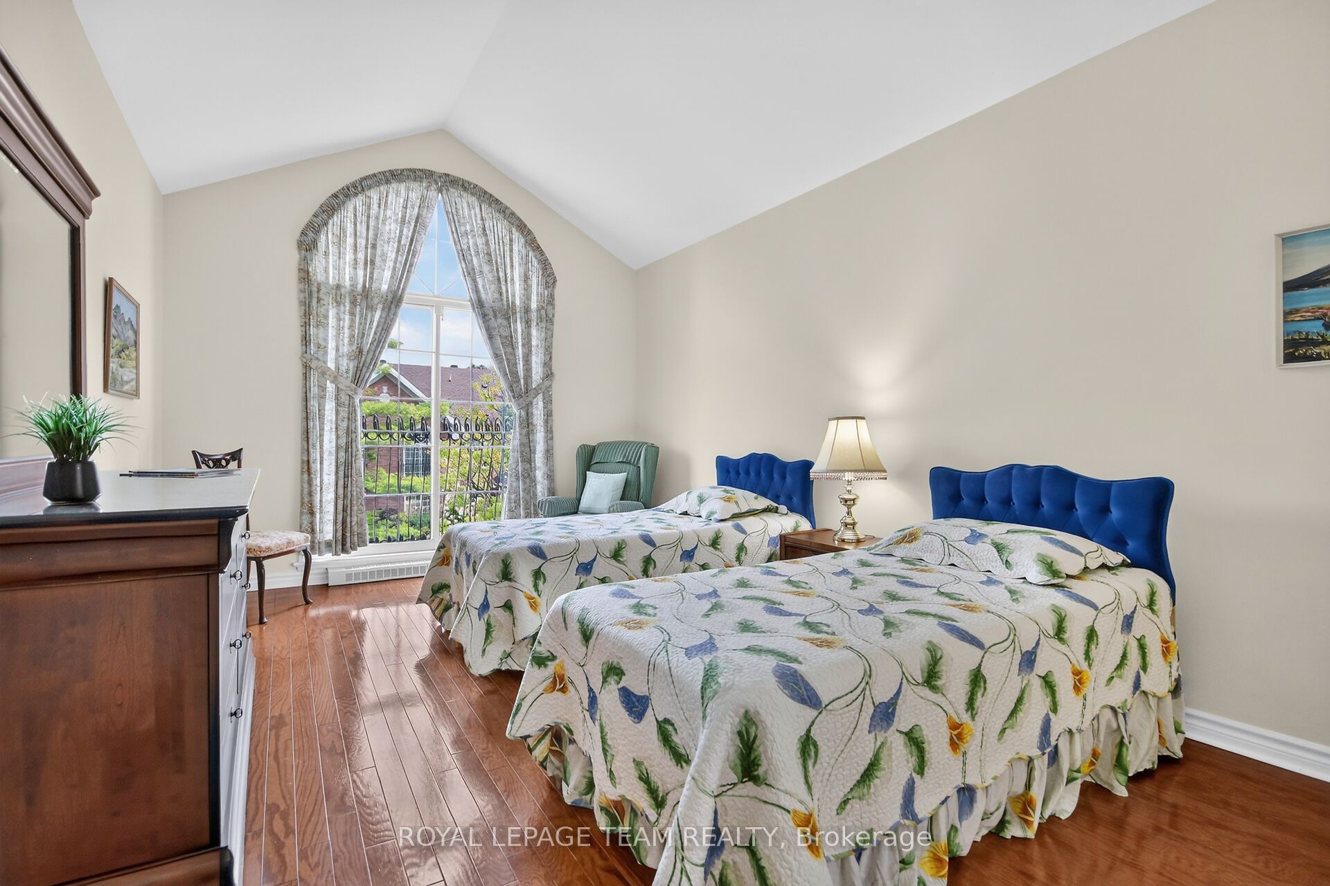 51 Robson Court 2A