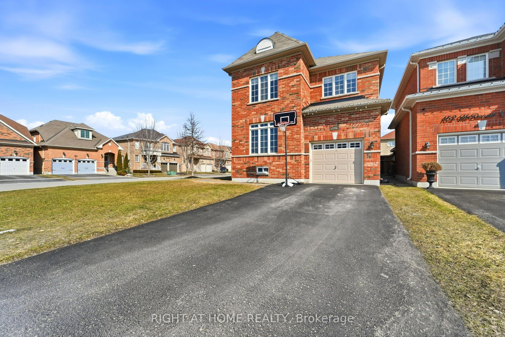 156 Mcdonald Crescent