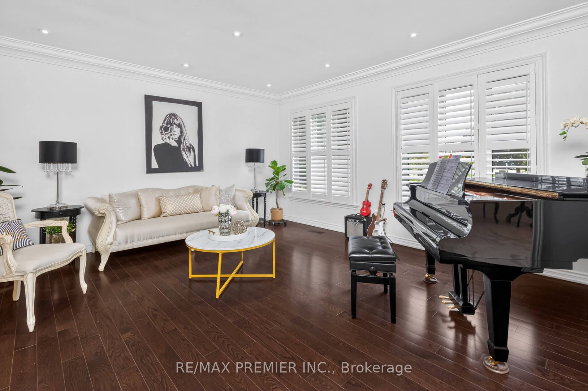 21 Forest Circle Court