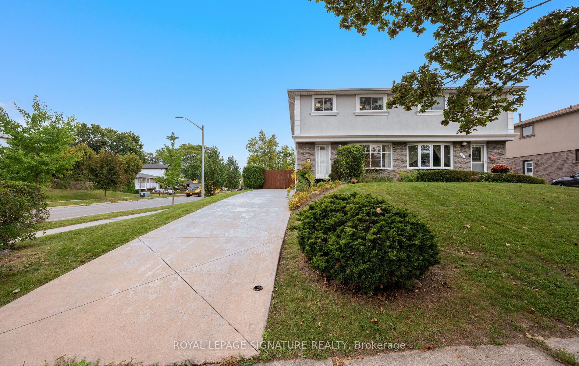 783 Dodsworth Crescent