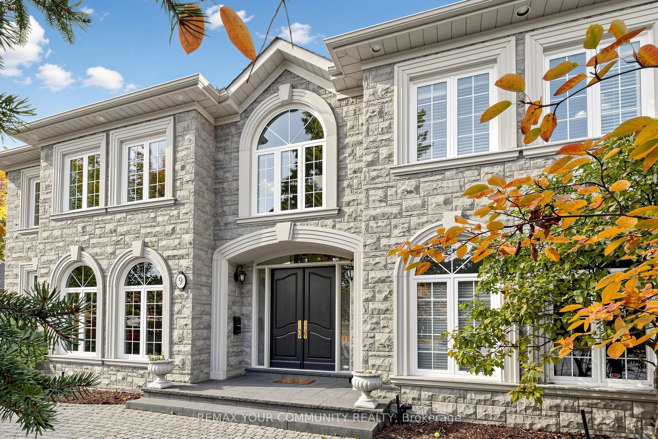 9 Bayview Forest Lane