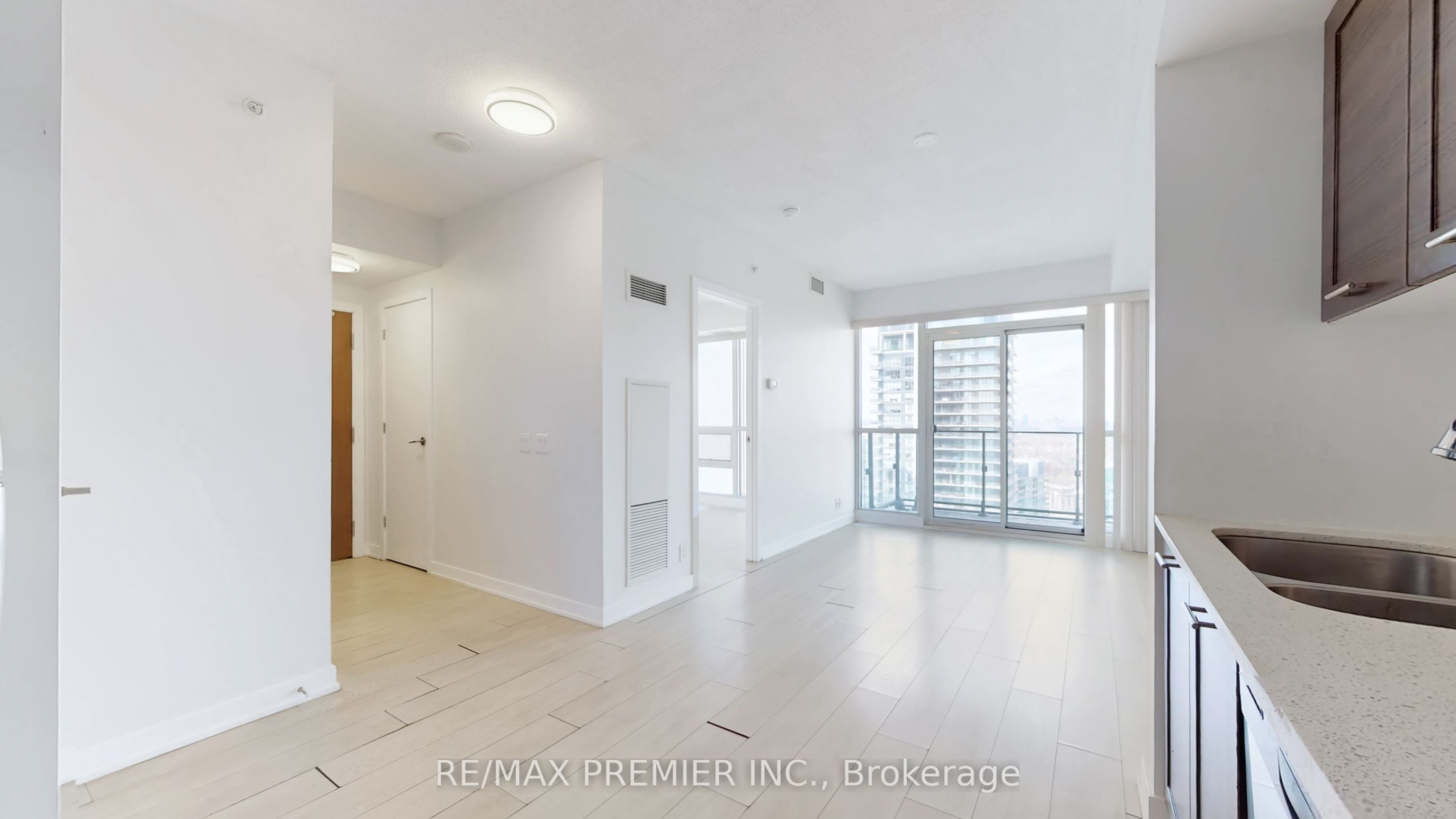 2200 Lake Shore Boulevard W 4605