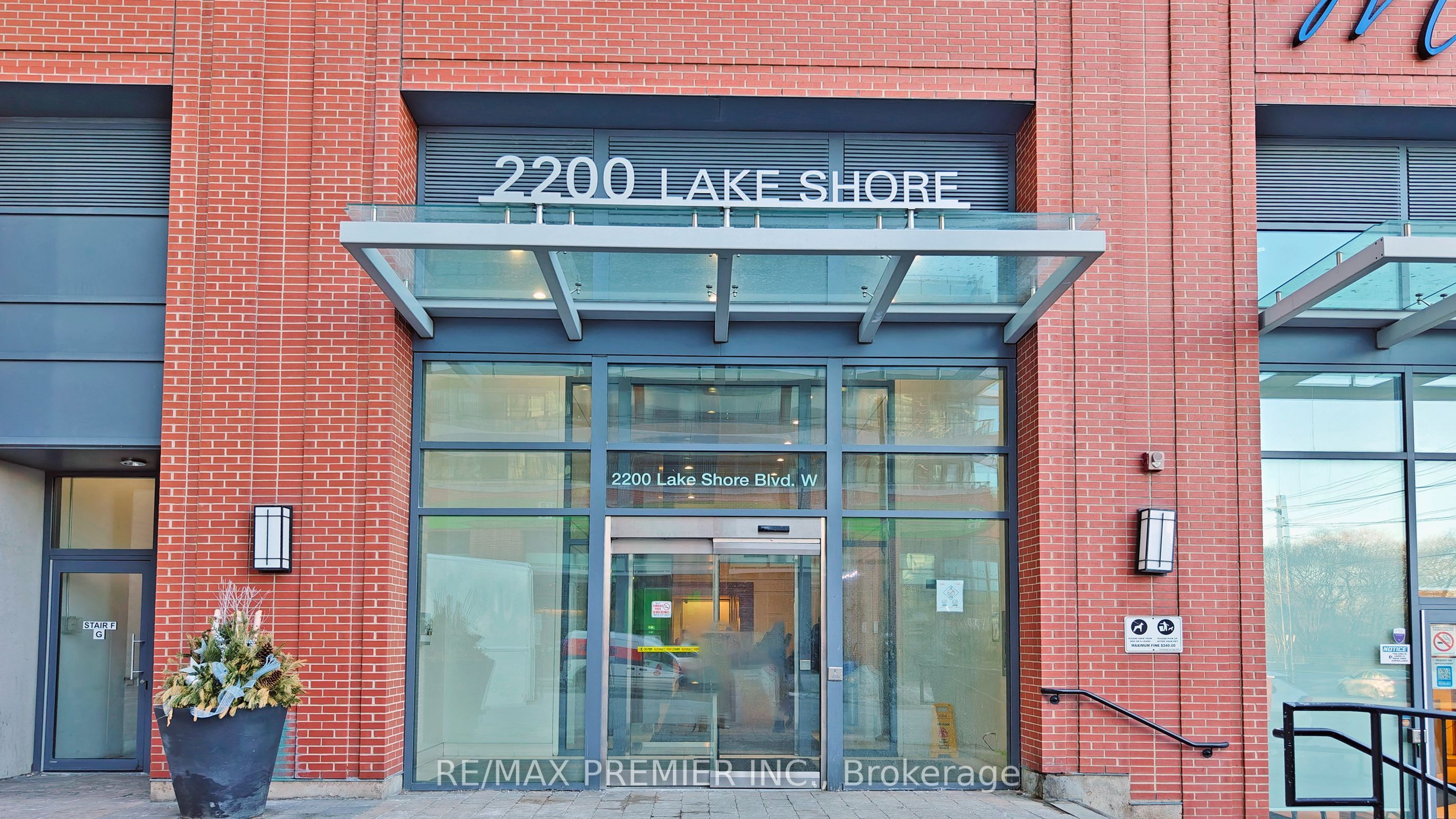 2200 Lake Shore Boulevard W 4605