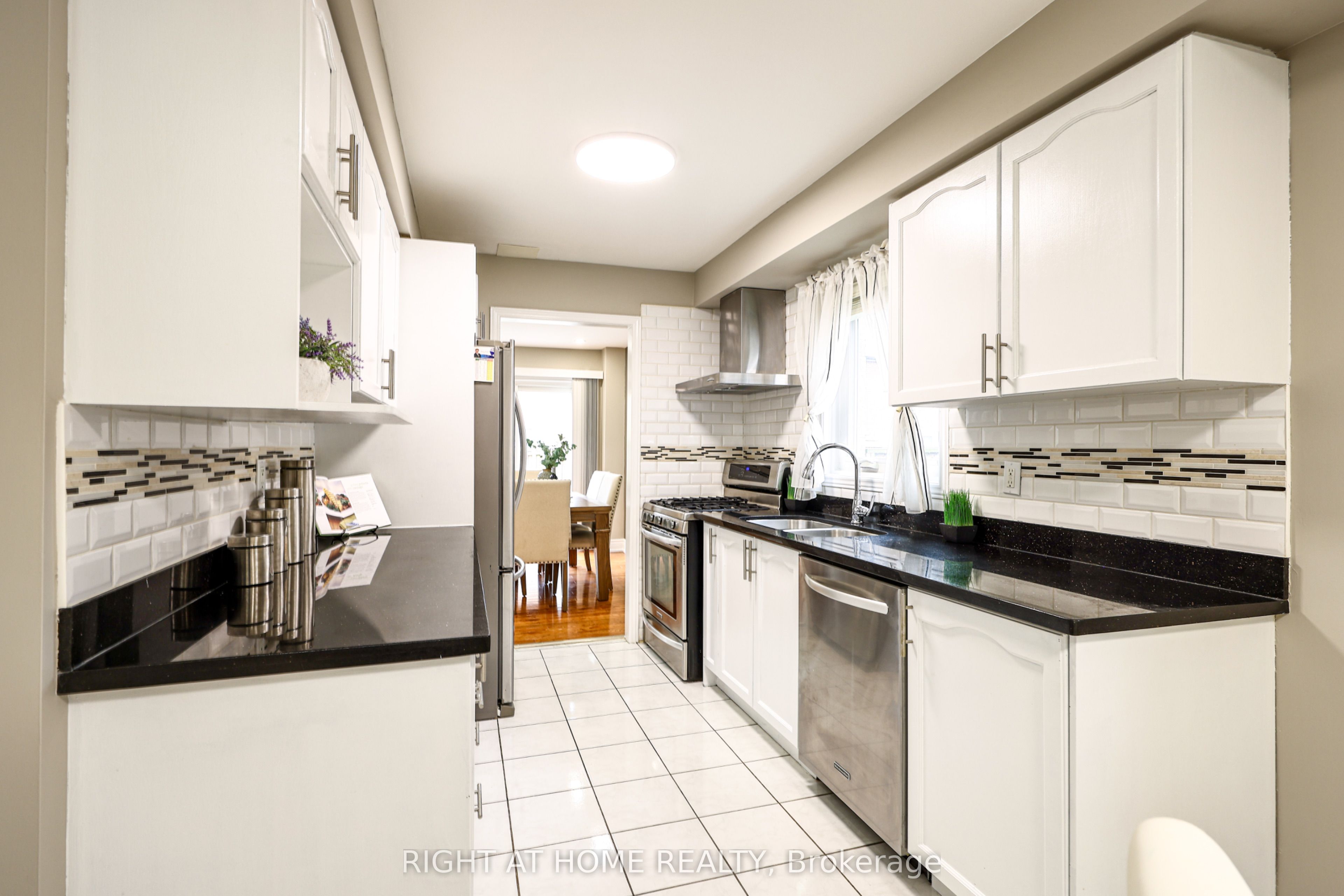 5533 Richmeadow Mews
