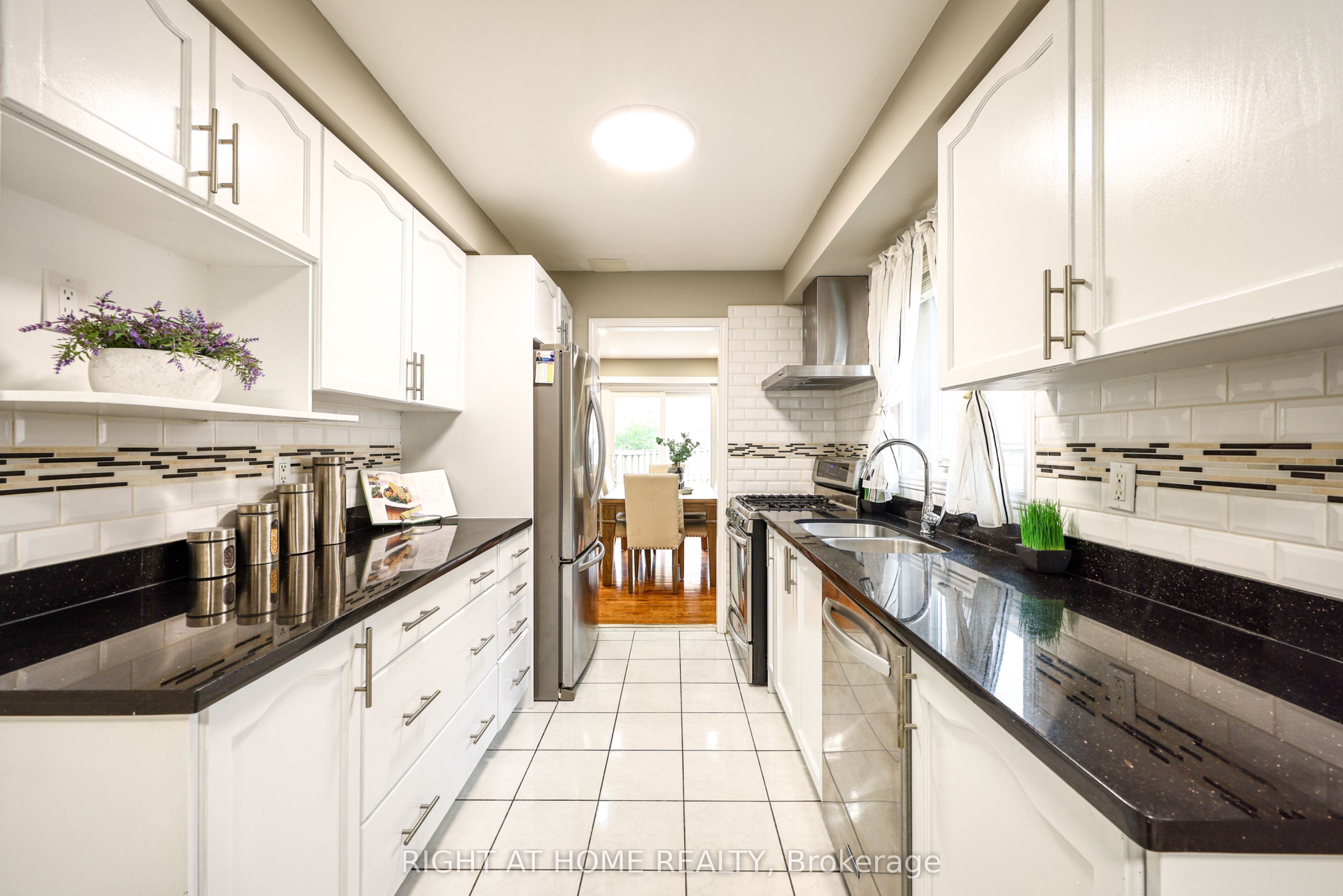 5533 Richmeadow Mews