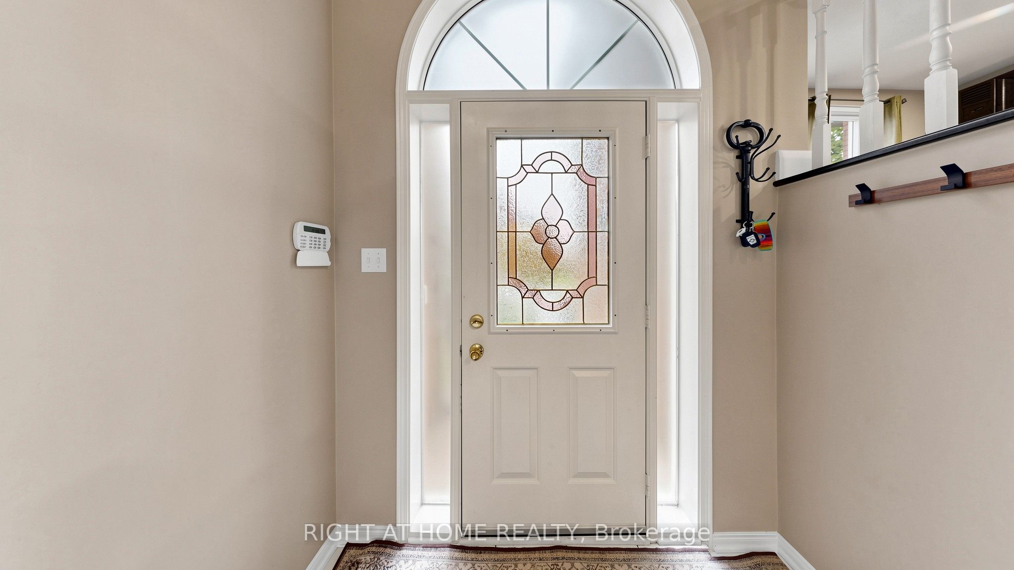 6 Compton Crescent