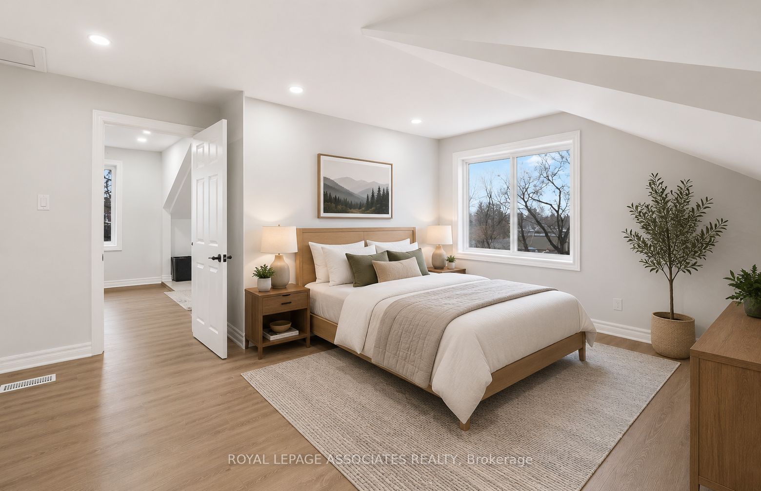 515 Kingston Road W