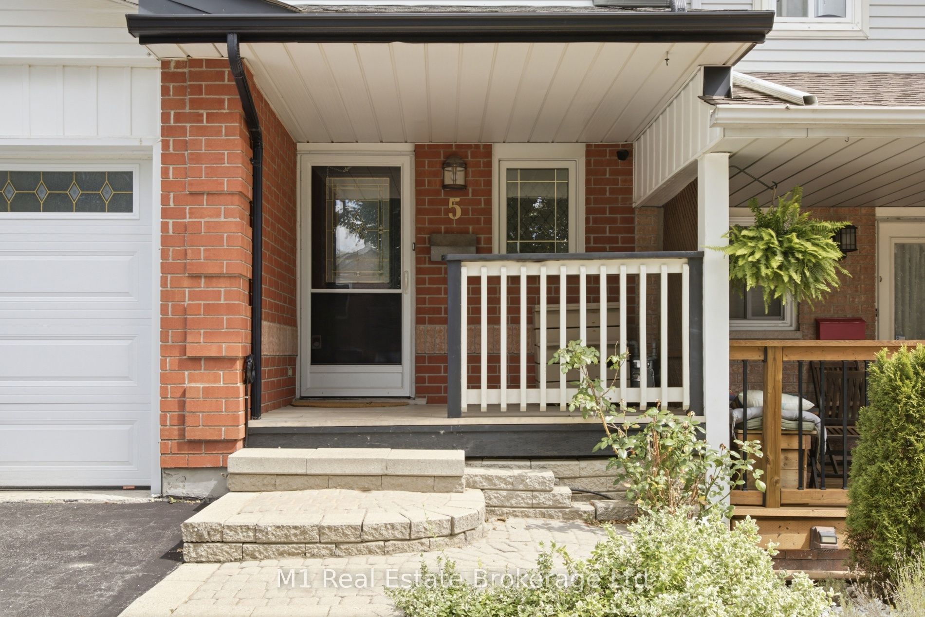 5 Grandridge Crescent