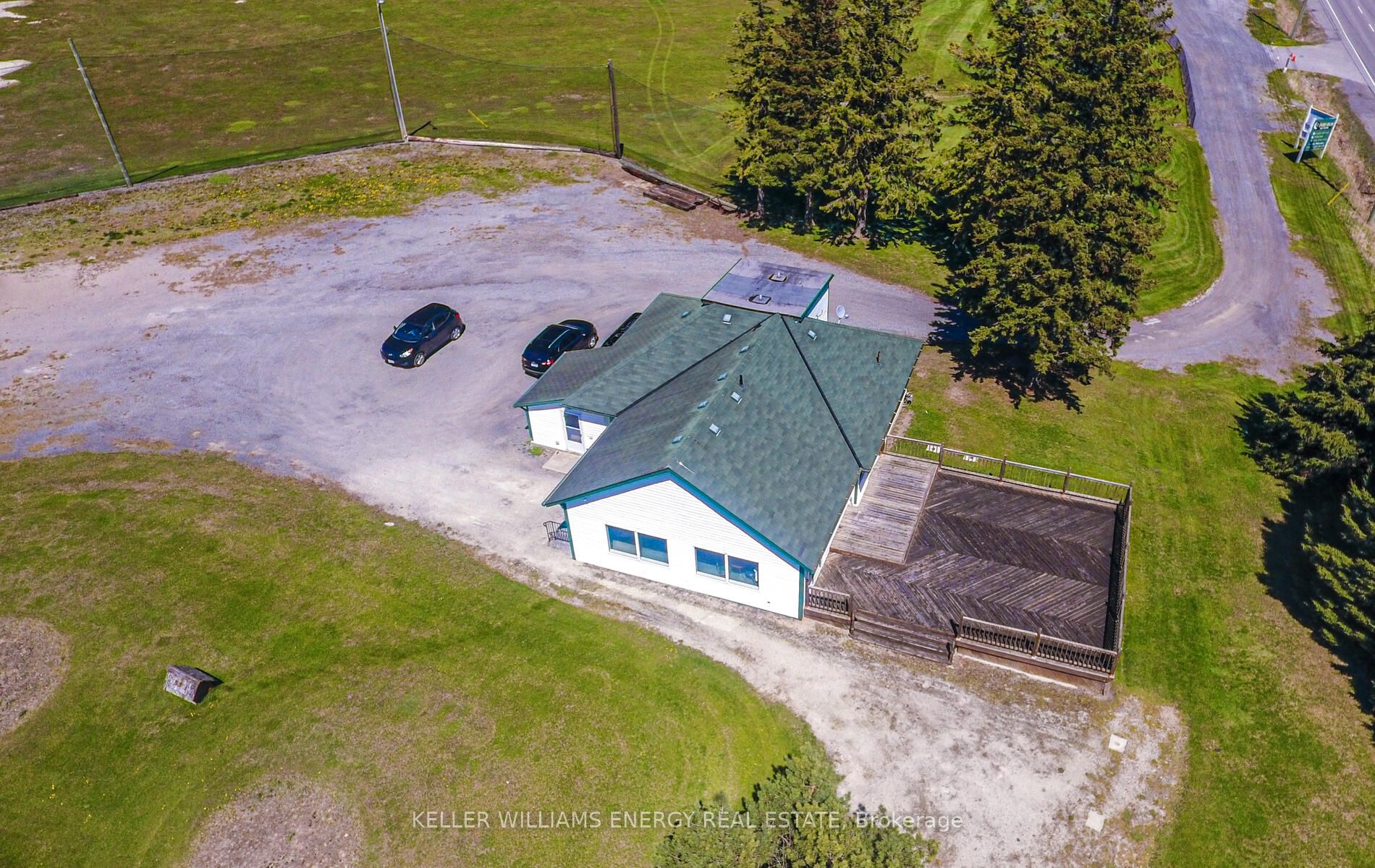 560 Taunton Road W