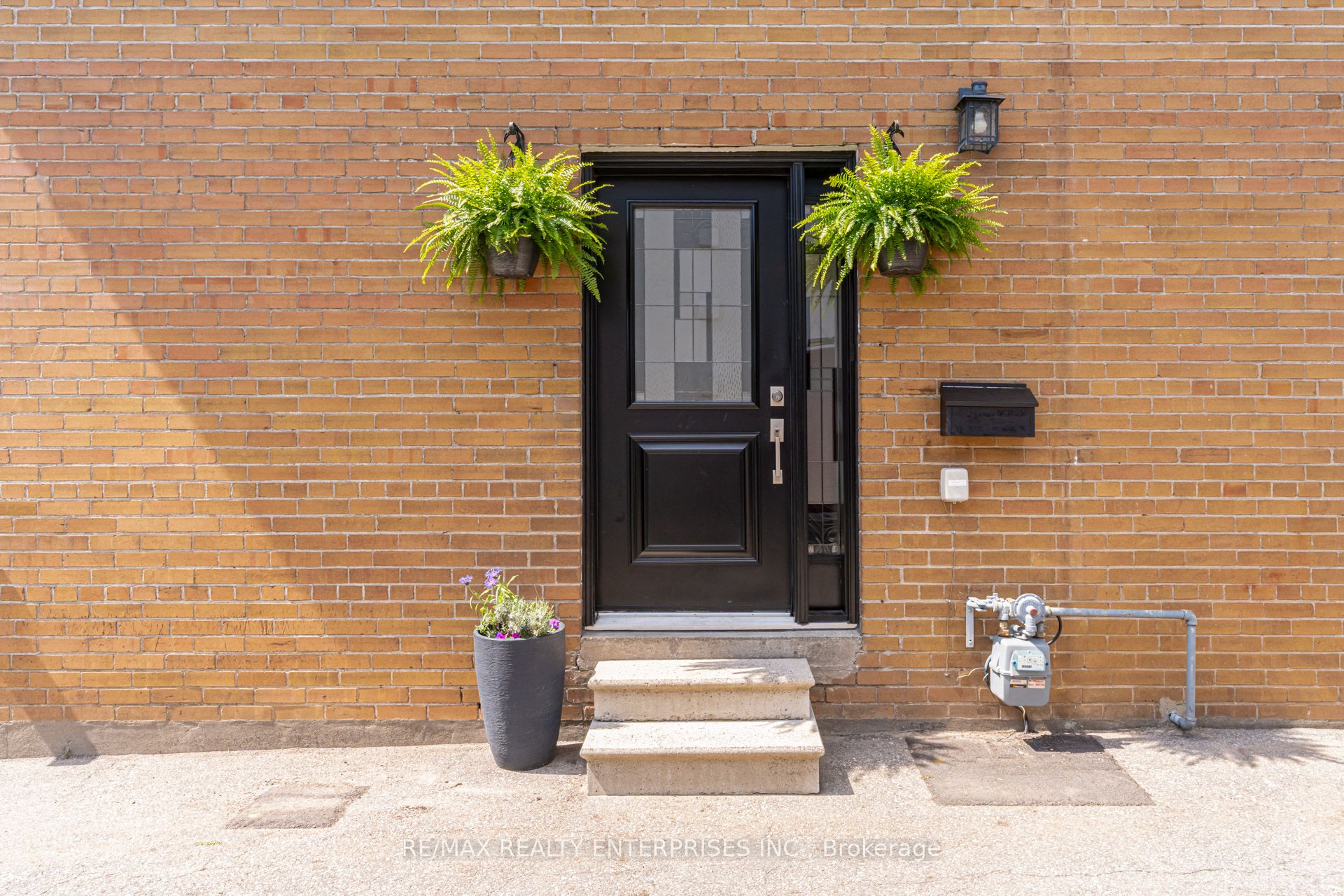 2347 Brookhurst Road