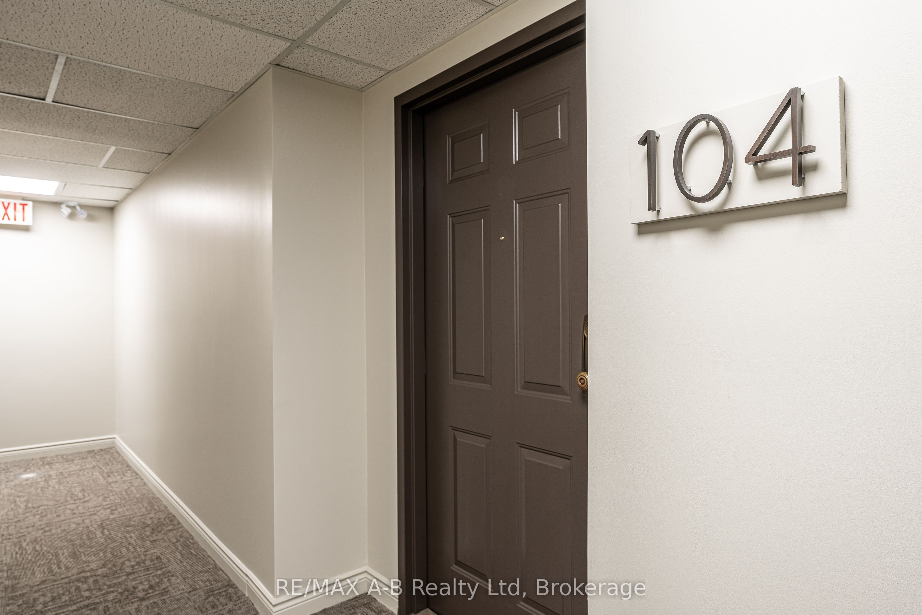 22 ST. ANDREW Street N 104