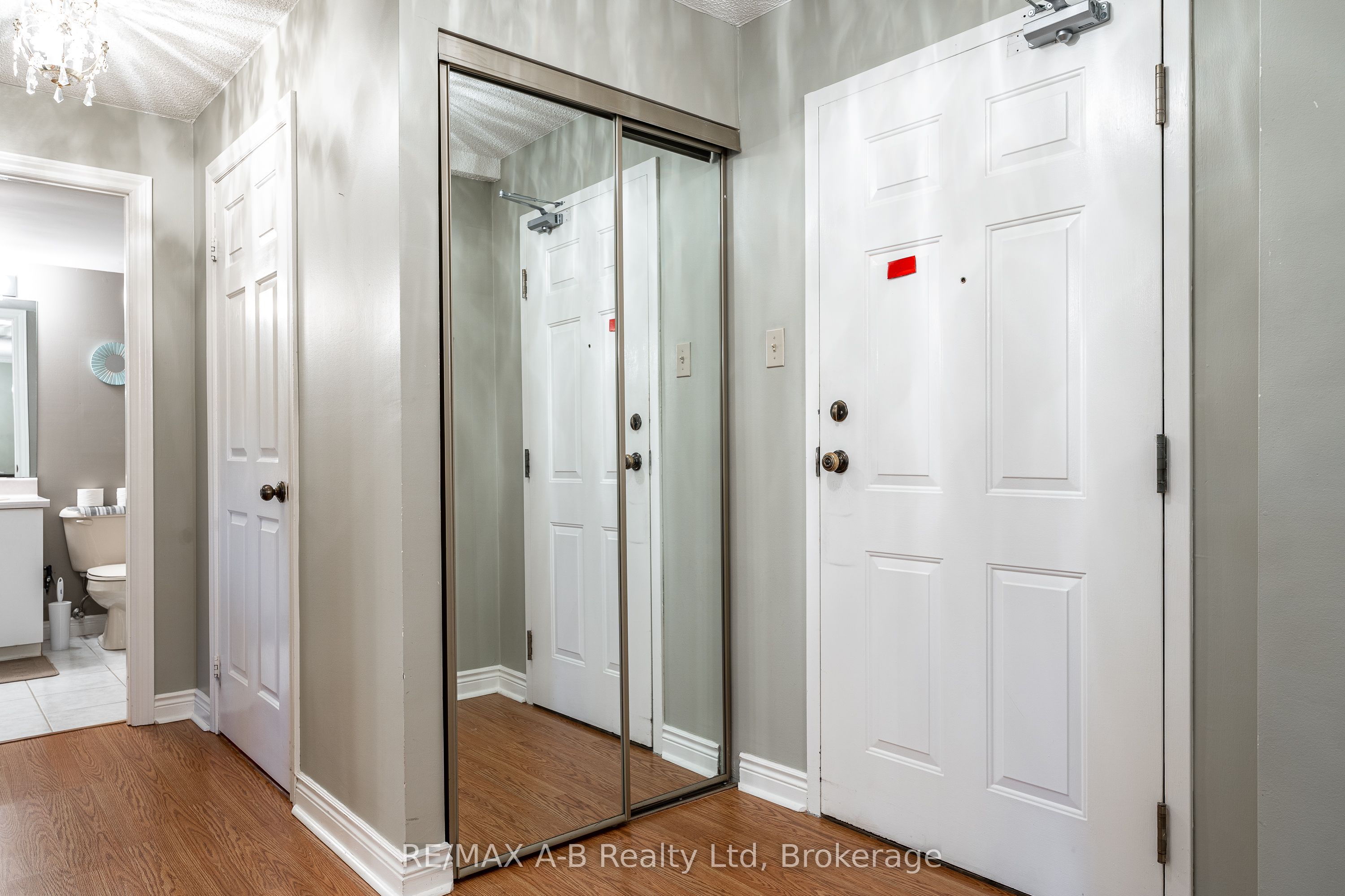 22 ST. ANDREW Street N 104