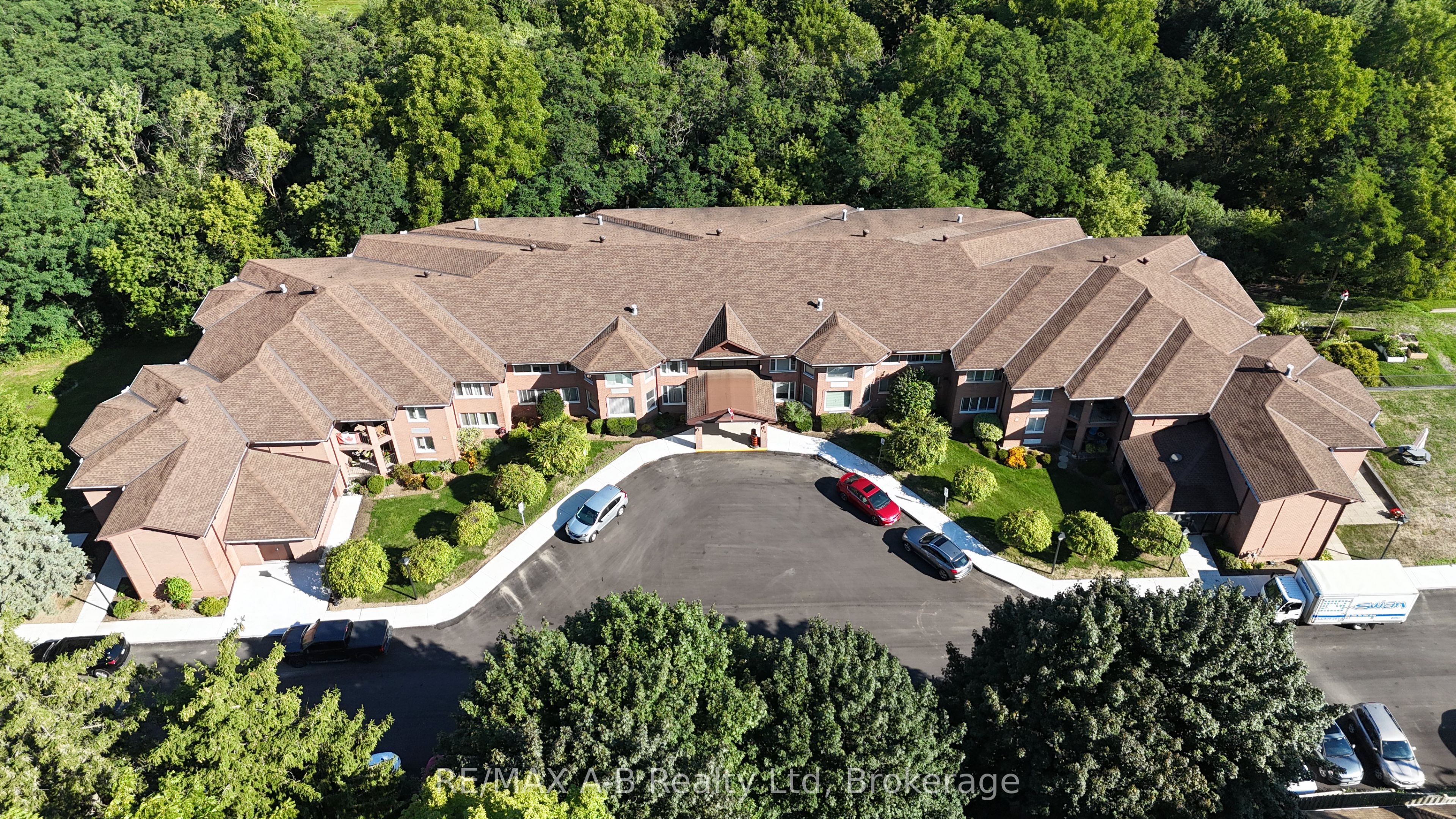 22 ST. ANDREW Street N 104