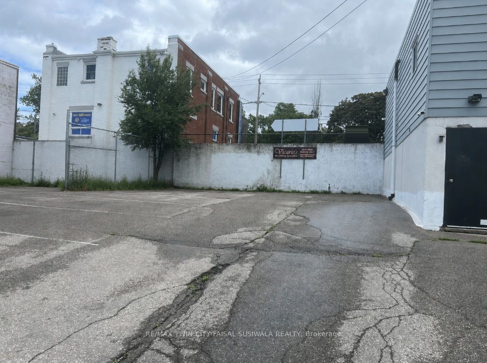 745 King Street E