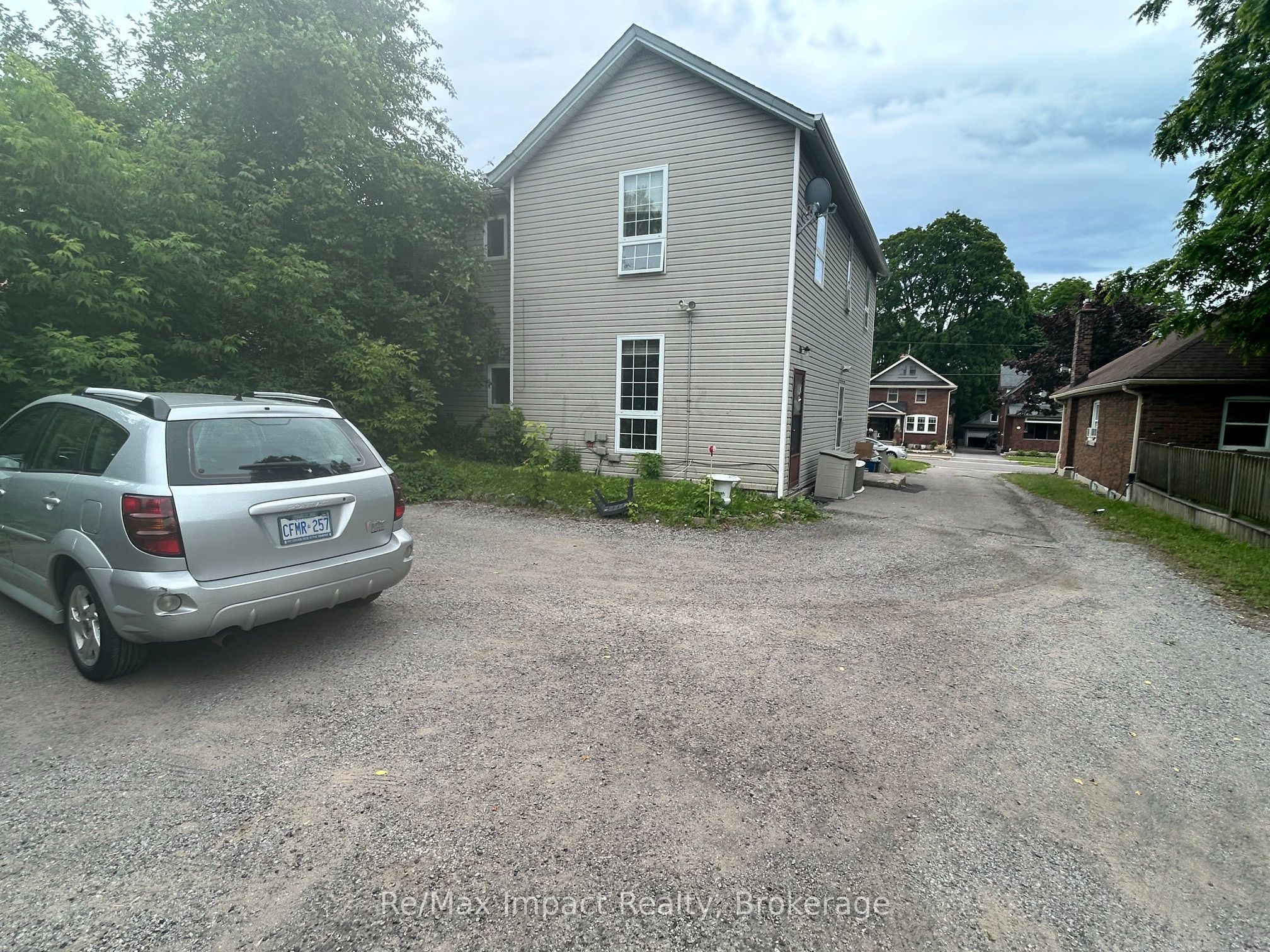 292 William Street E
