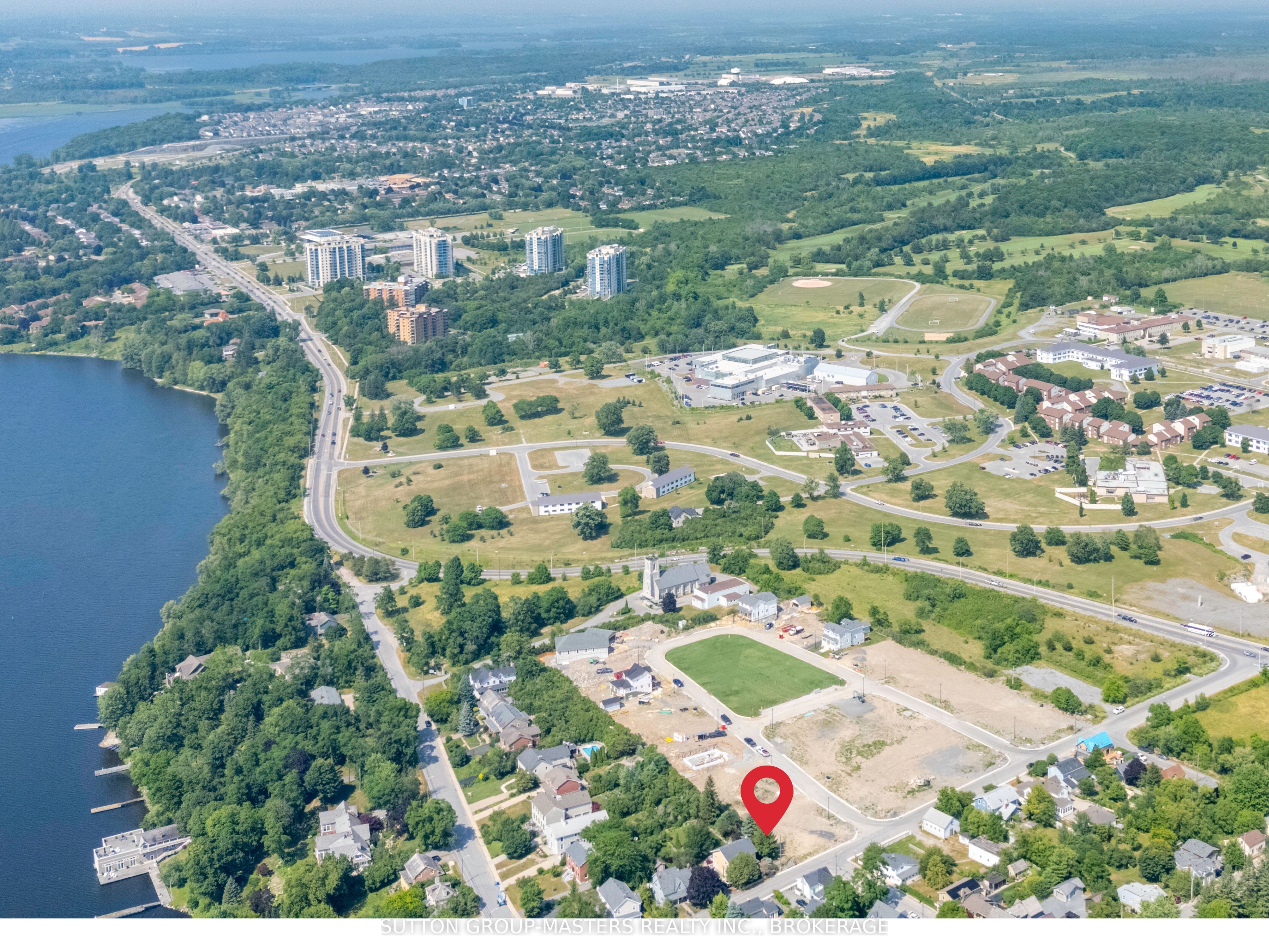 405 Wellington Street