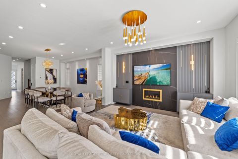 144 Pine Hill Crescent Aurora ON L4G 3X9