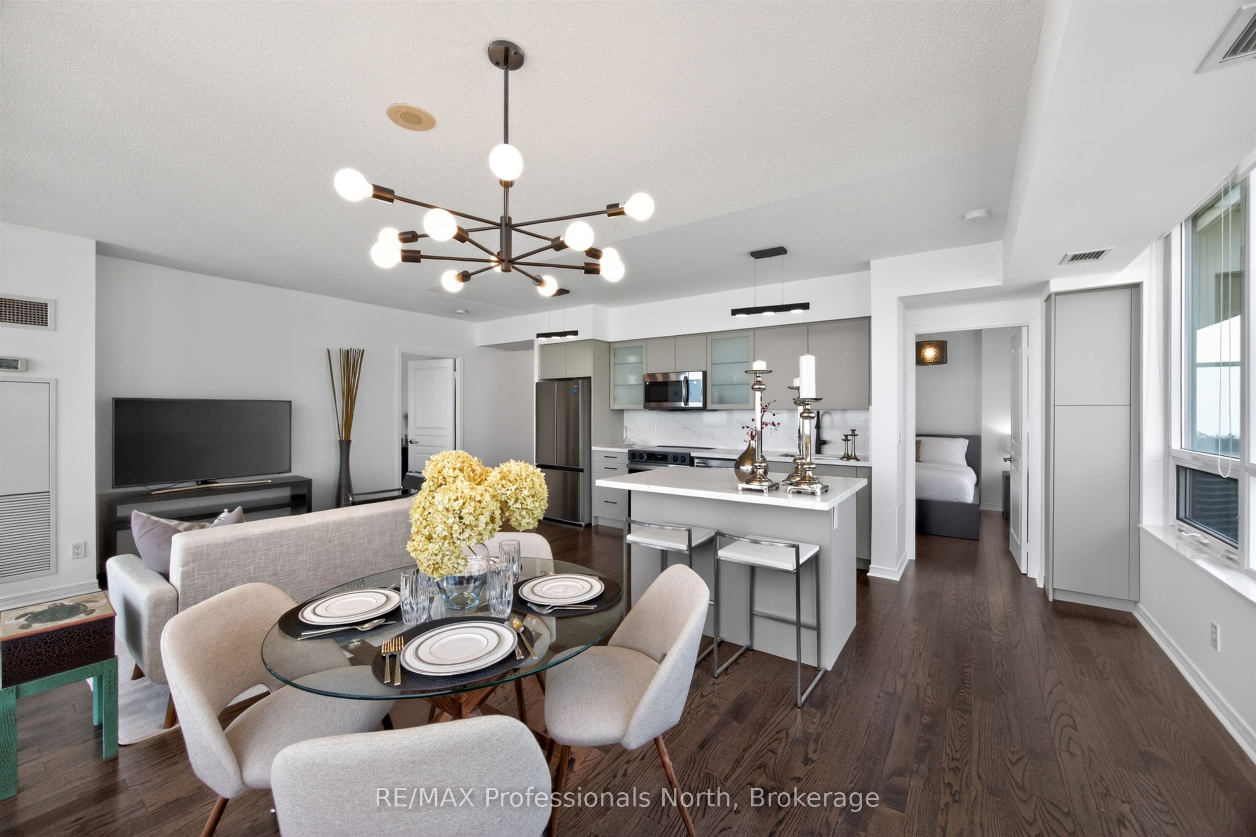 2230 Lake Shore Boulevard W 3106
