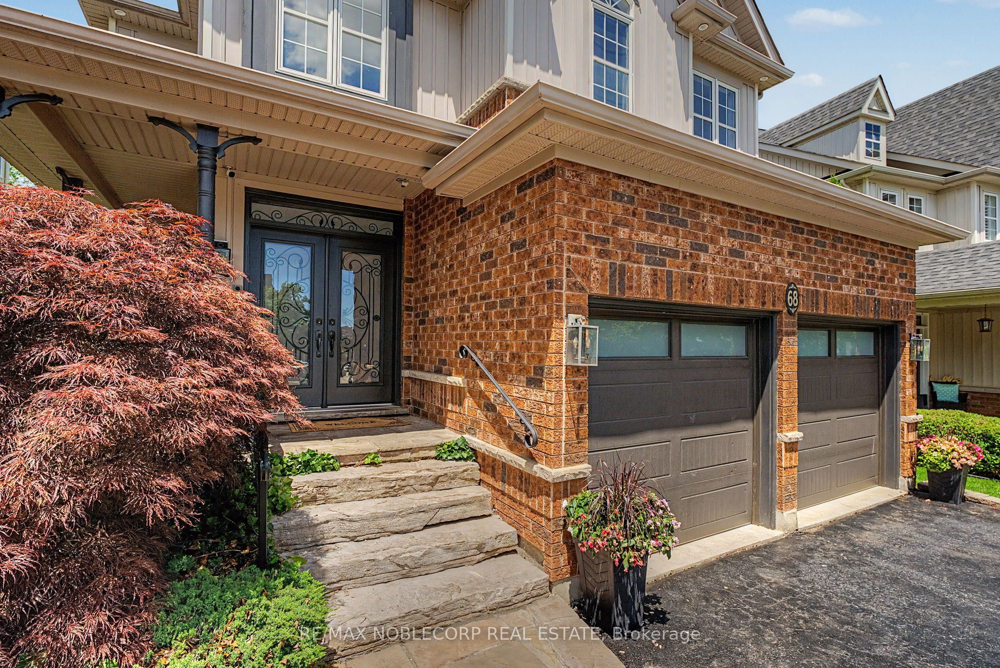 68 Meadowglen Boulevard
